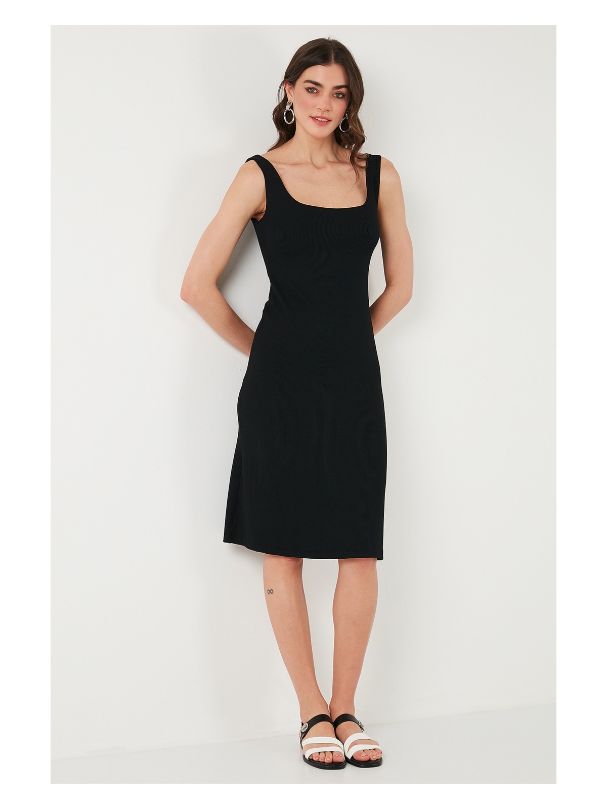 Lela Streç Slim Fit Kare Yaka Kalın Askılı Midi Boy Elbise Bayan Elbise 5866102 - Görsel 5