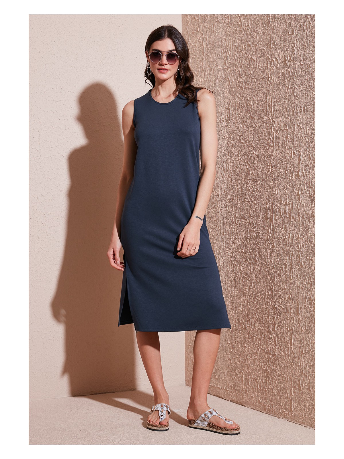 Lela Regular Fit Bisiklet Yaka Yırtmaç Detaylı Basic Midi Elbise Bayan Elbise 5866160 - Görsel 2