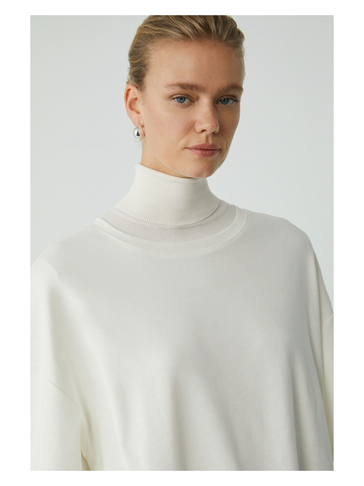 Ethiquet Modest Vıvıan Kadın %100 Organik Pamuklu Oversize Fit Bisiklet Yaka Krem Büyük Beden T-shirt - Görsel 3