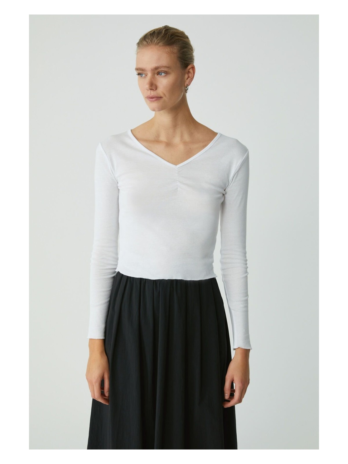 Sonic Gıllıs Kadın Regular Fit Normal Kalıp Pamuklu V Yakalı Uzun Kol Basic Grimelanj Bluz - Görsel 4