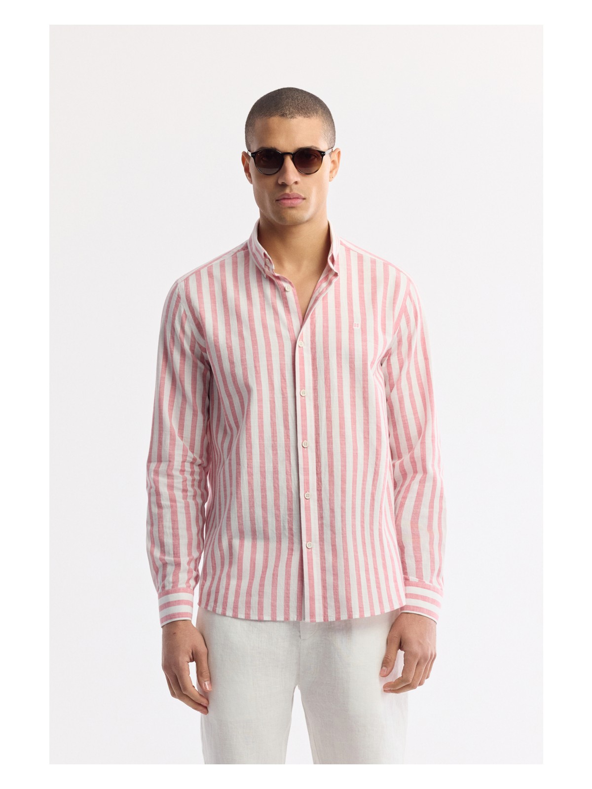 AVVA Erkek Kırmızı Düğmeli Yaka Çizgili %100 Pamuk Comfort Fit Gömlek A51Y2167