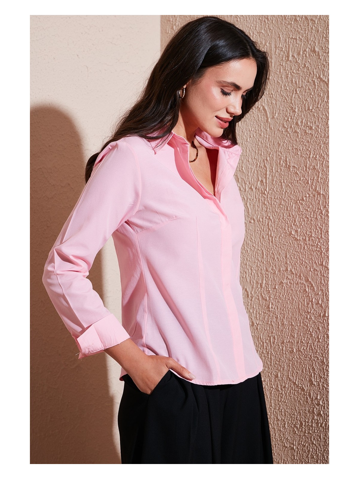 Lela Pamuklu Slim Fit Klasik Yaka Gömlek Bayan Gömlek 6777423