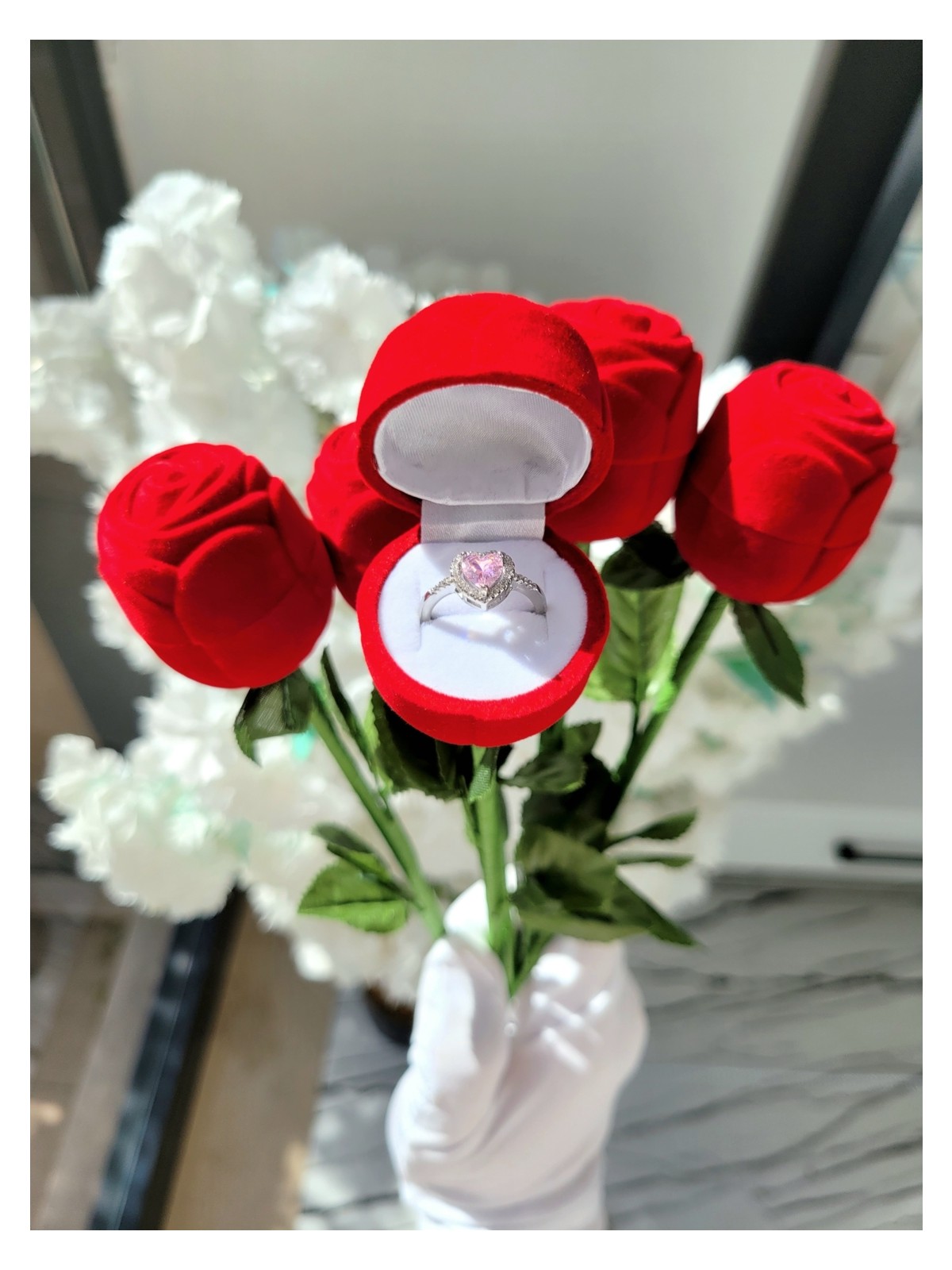 Evorya Kadife Gül Içinden Çıkan 14 Ayar Pandora Ciddi Ilişki Yüzüğü