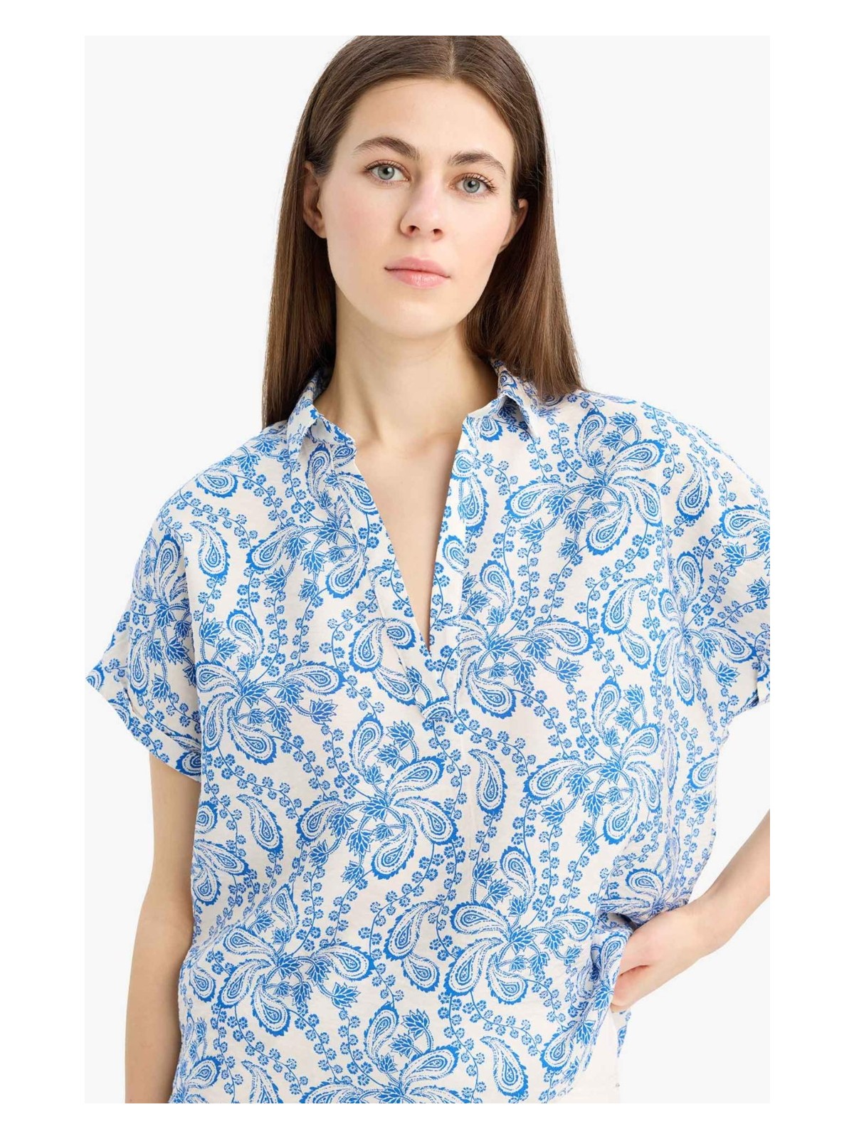 DeFacto Oversize Gömlek Yaka Baskılı Kısa Kollu Bluz E7595AX25SP - Görsel 3