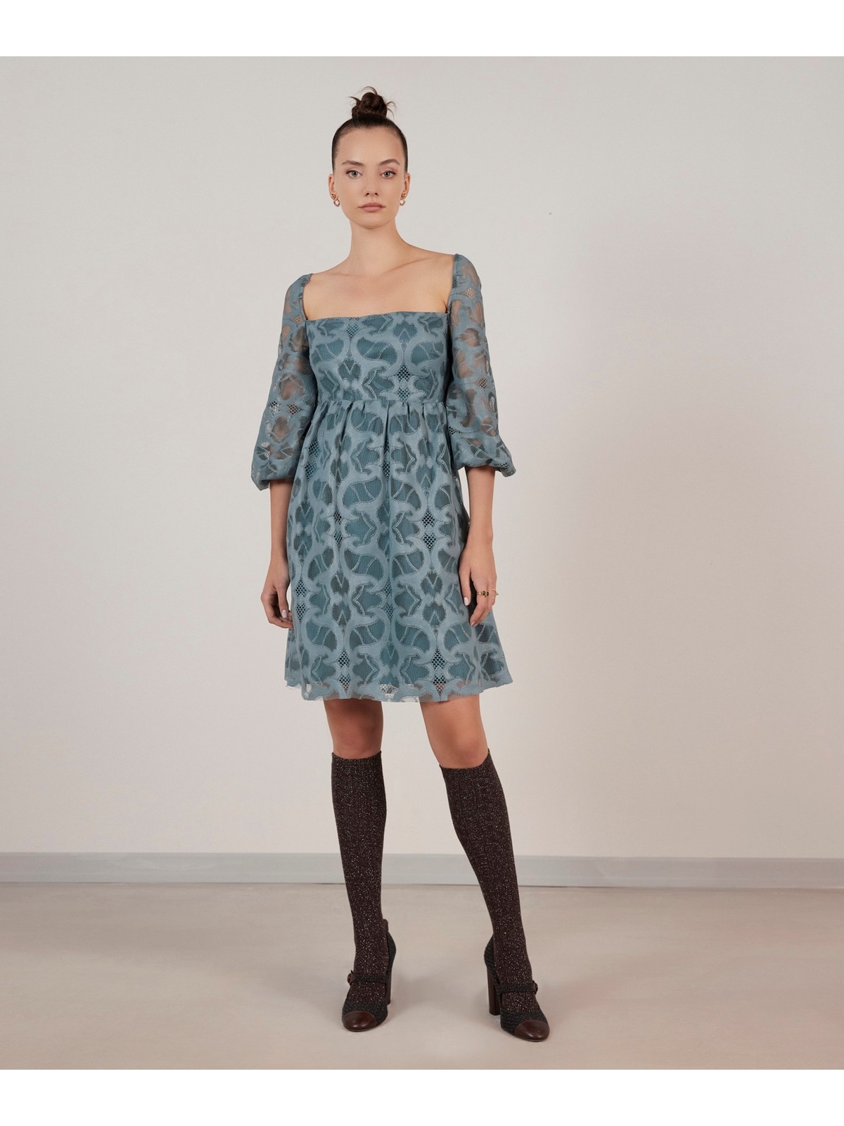 Yargıcı Gipe Detaylı Elbise