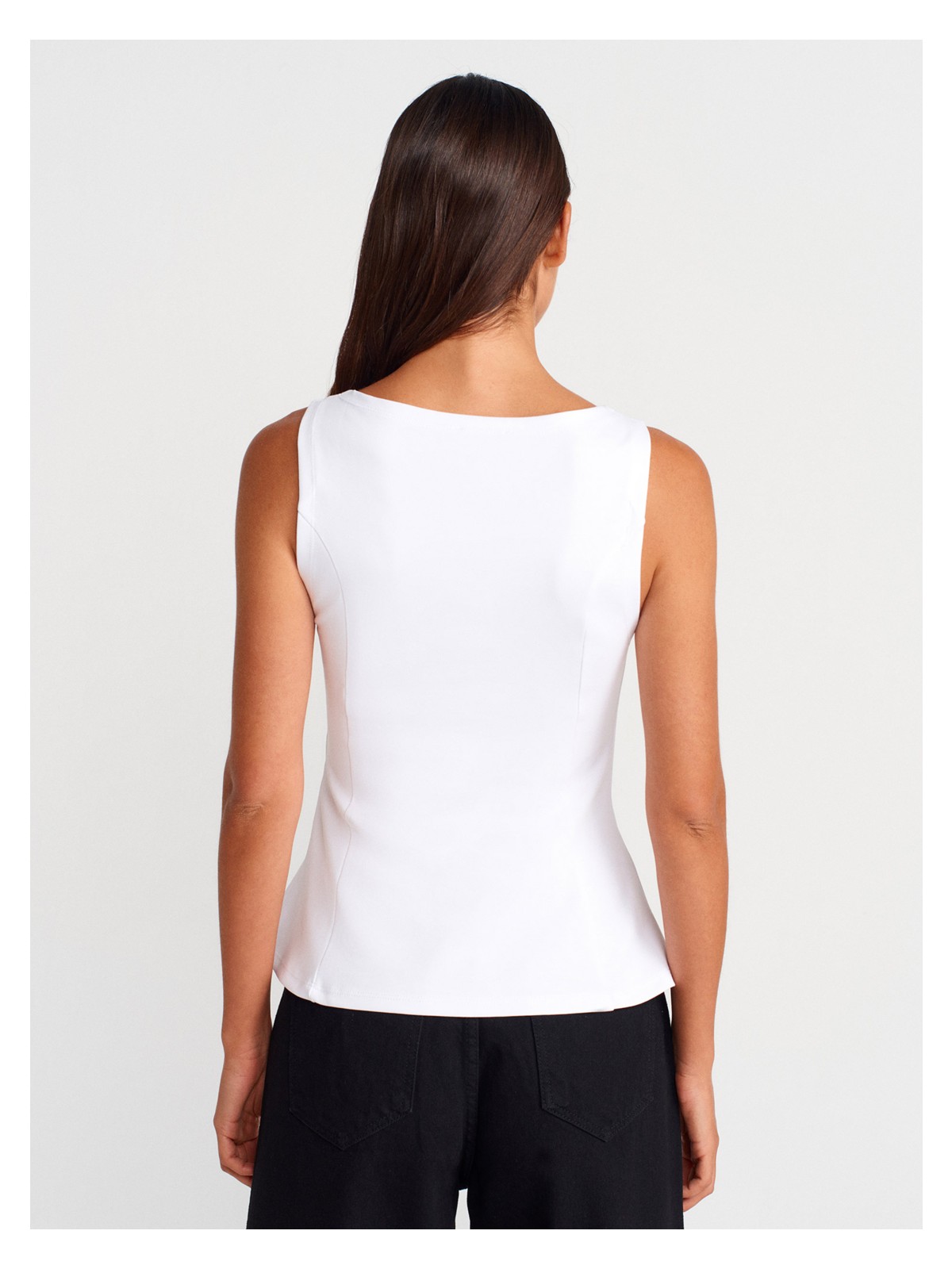 Dilvin 21001 Kayık Yaka Peplum Top Beyaz Kadın Kolsuz Günlük Üst %80 Pamuk %15 Polyester %5 Elastan - Görsel 2