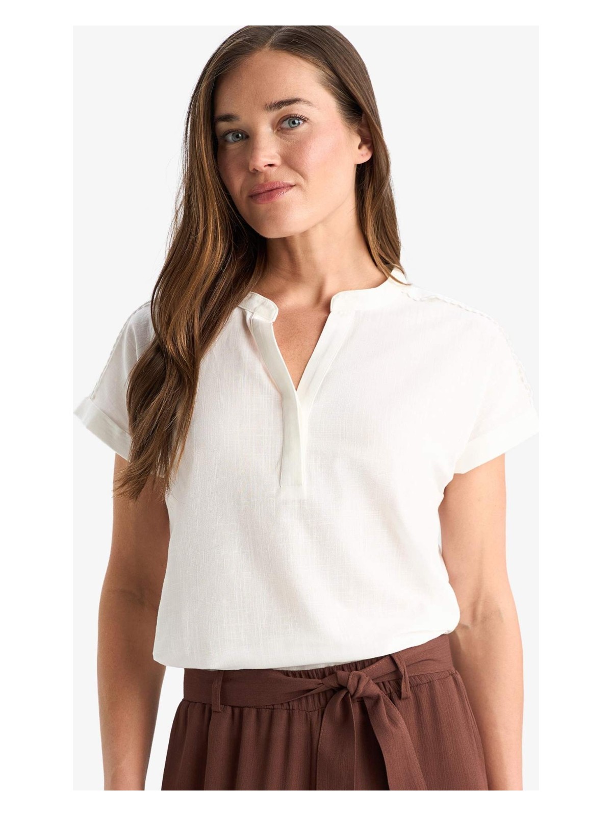 DeFacto %100 Pamuk Regular Fit Apaş Yaka Flamlı Kısa Kollu Bluz F1635AX25SM - Görsel 3