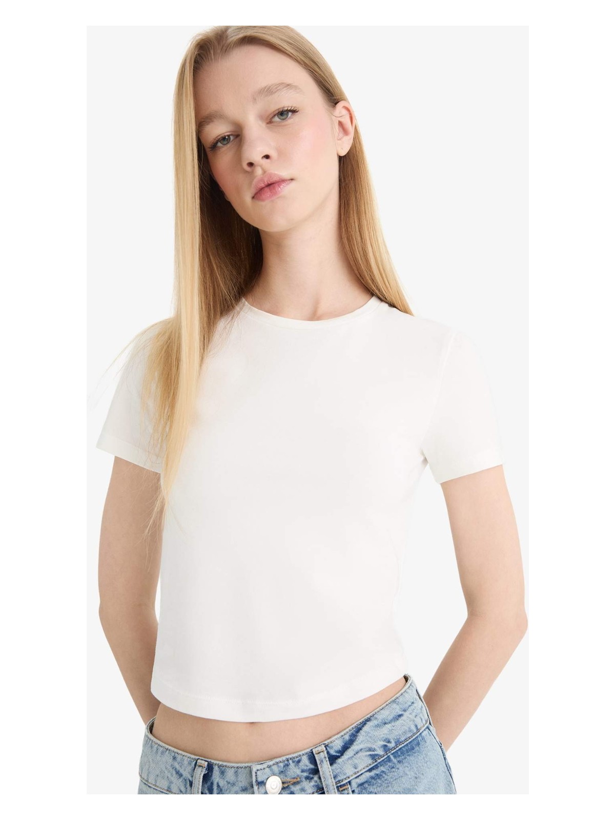 DeFacto Coool Fitted Basic Düz Kısa Kollu Tişört F3485AXNS