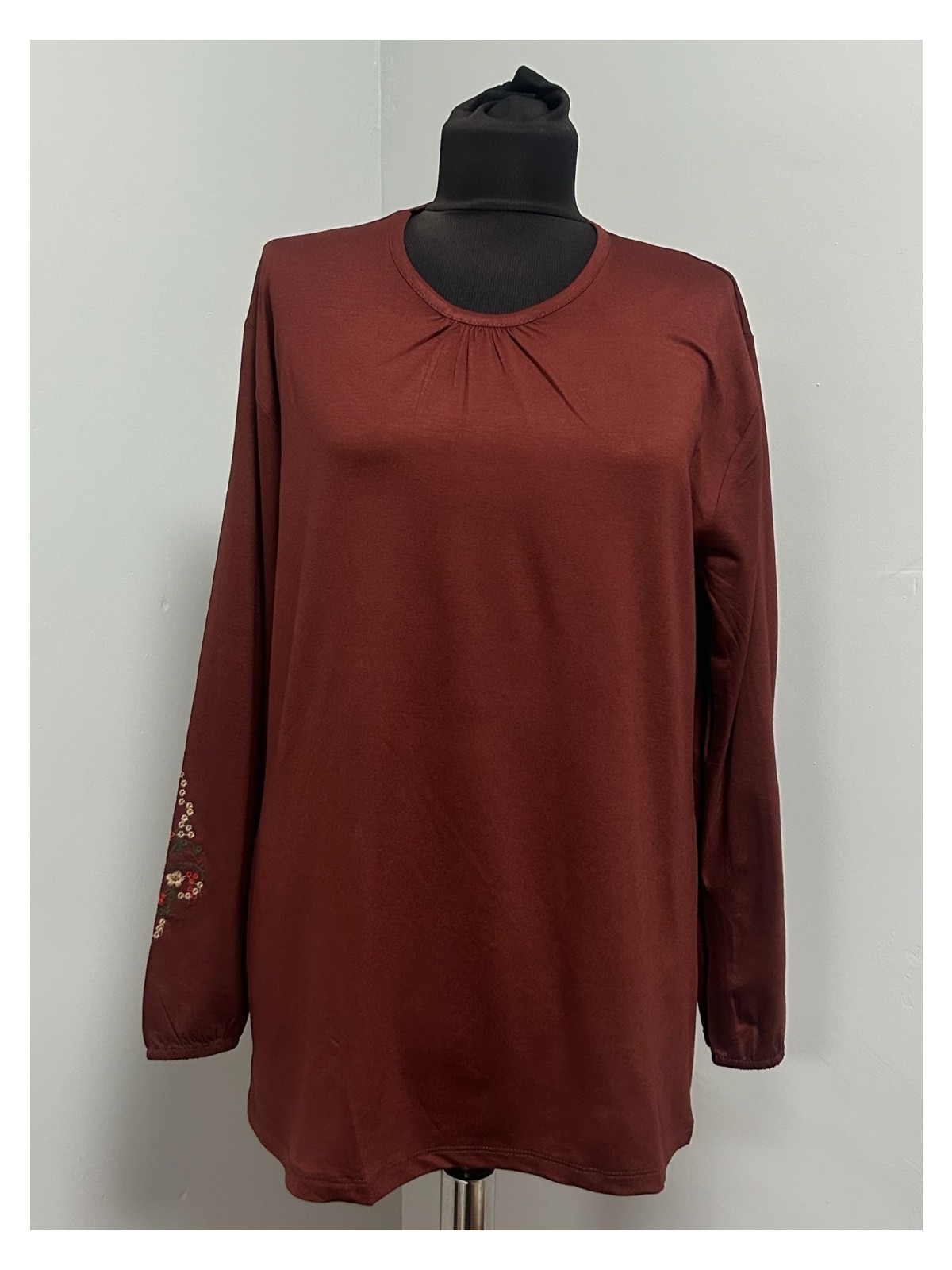 Özdev Kadın Rikralı Anne Penye Orta Yaş ve Üzeri Kolu Nakışlı Lastikli Büzgülü Yaka Bluz - Görsel 6