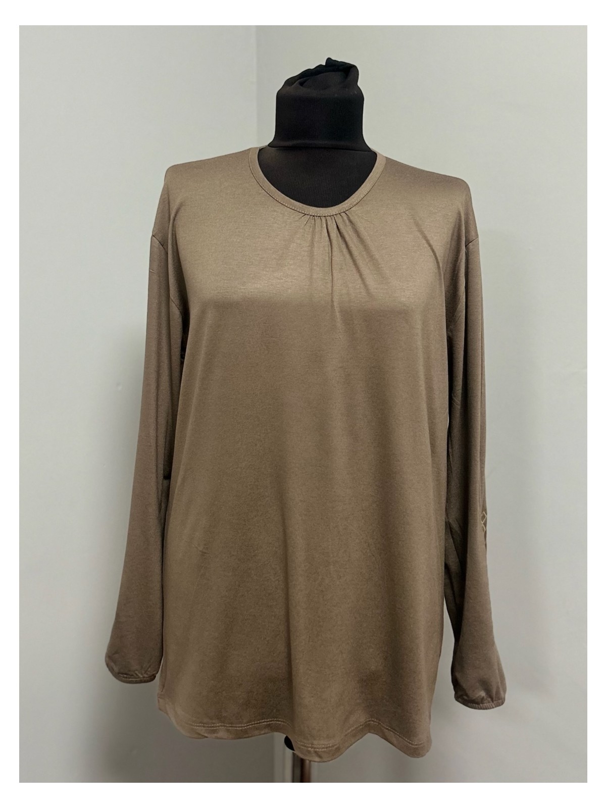 Özdev Kadın Rikralı Anne Penye Orta Yaş ve Üzeri Kolu Nakışlı Lastikli Büzgülü Yaka Bluz - Görsel 10