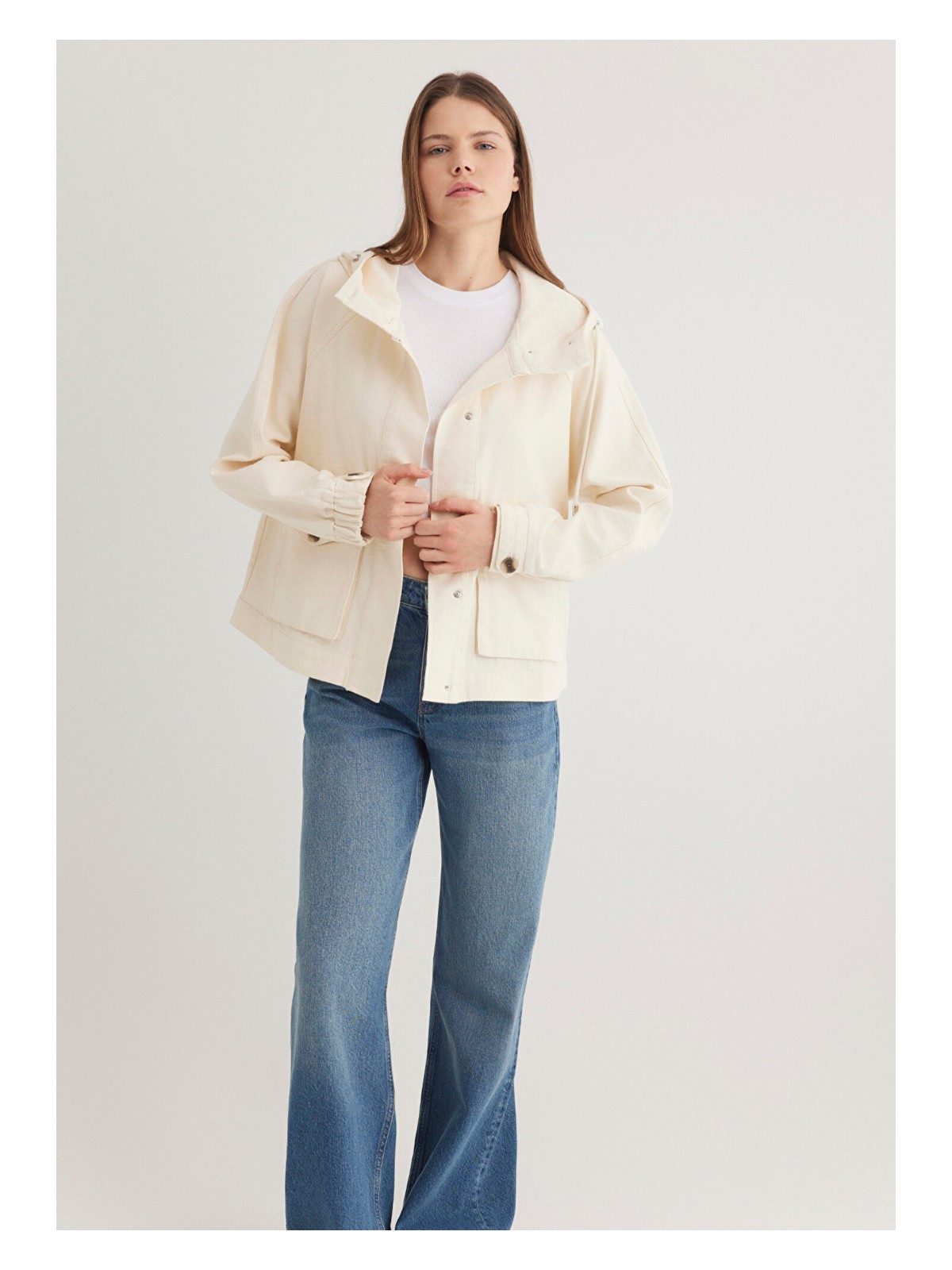 Mavi Kapüşonlu Ekru Kısa Ceket 1110625-89513