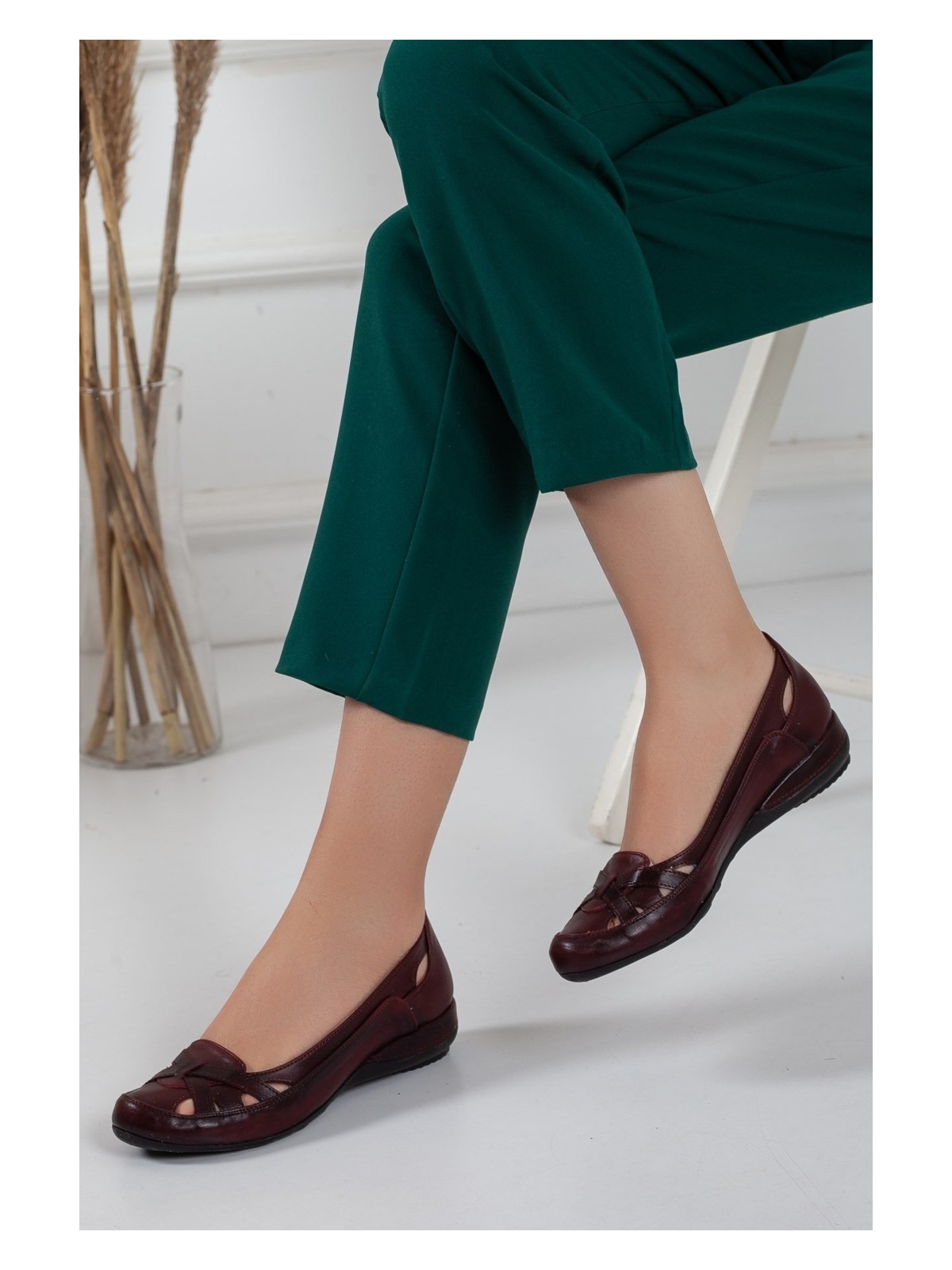 Dilimler Ayakkabı Kafes Model Siyah Büyük Numara Kadın Ayakkabısı Günlük - Görsel 4