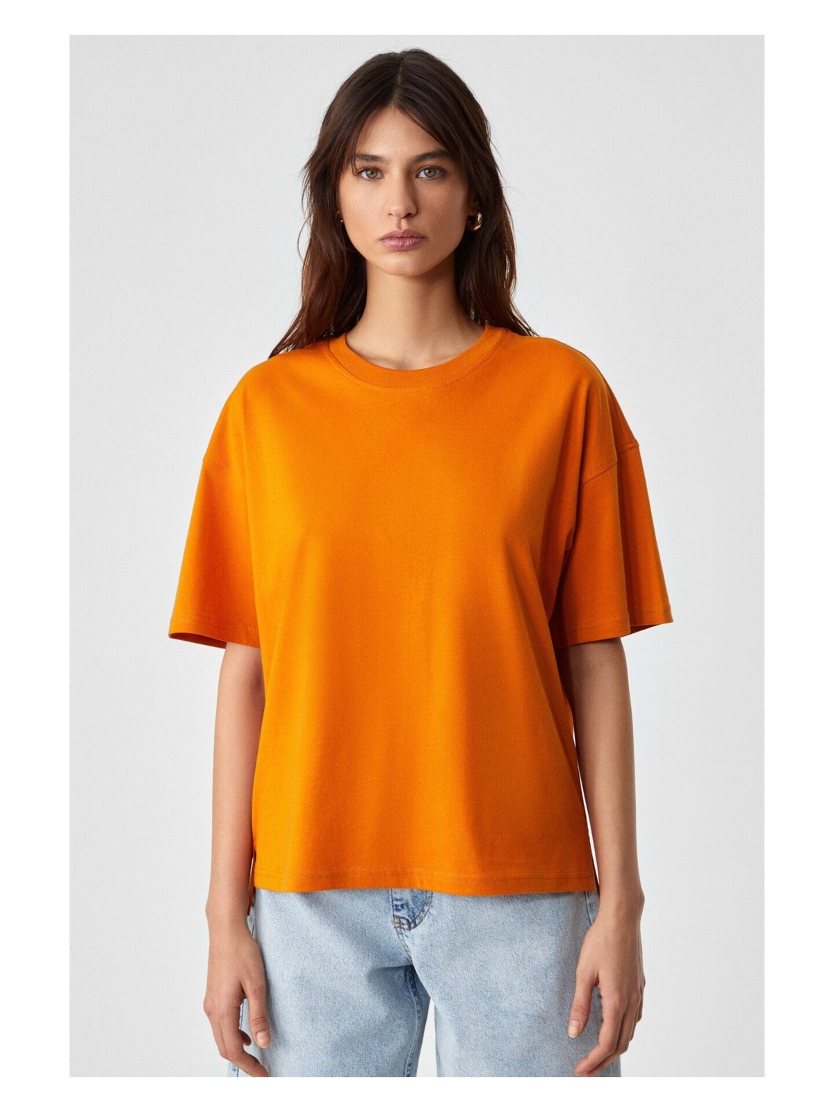 Grimelange Jemmy Kadın %100 Organik Pamuk Relaxed Fit Yırtmaçlı Yuvarlak Yakalı Turuncu T-Shirt