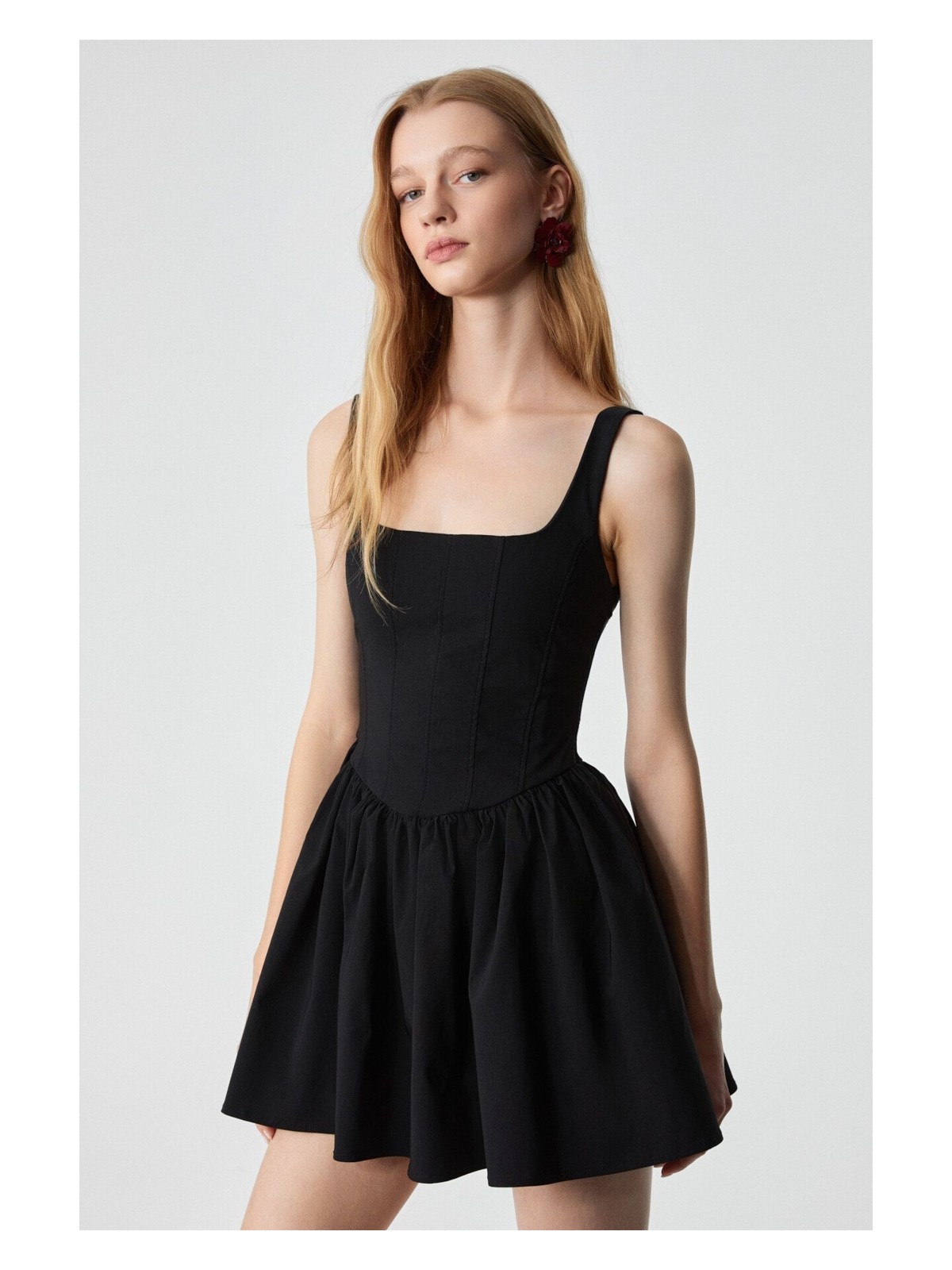 Grimelange Doumbıan Kadın Slim Fermuarlı Vücudu Saran Havuz Yaka Kısa Siyah Elbise