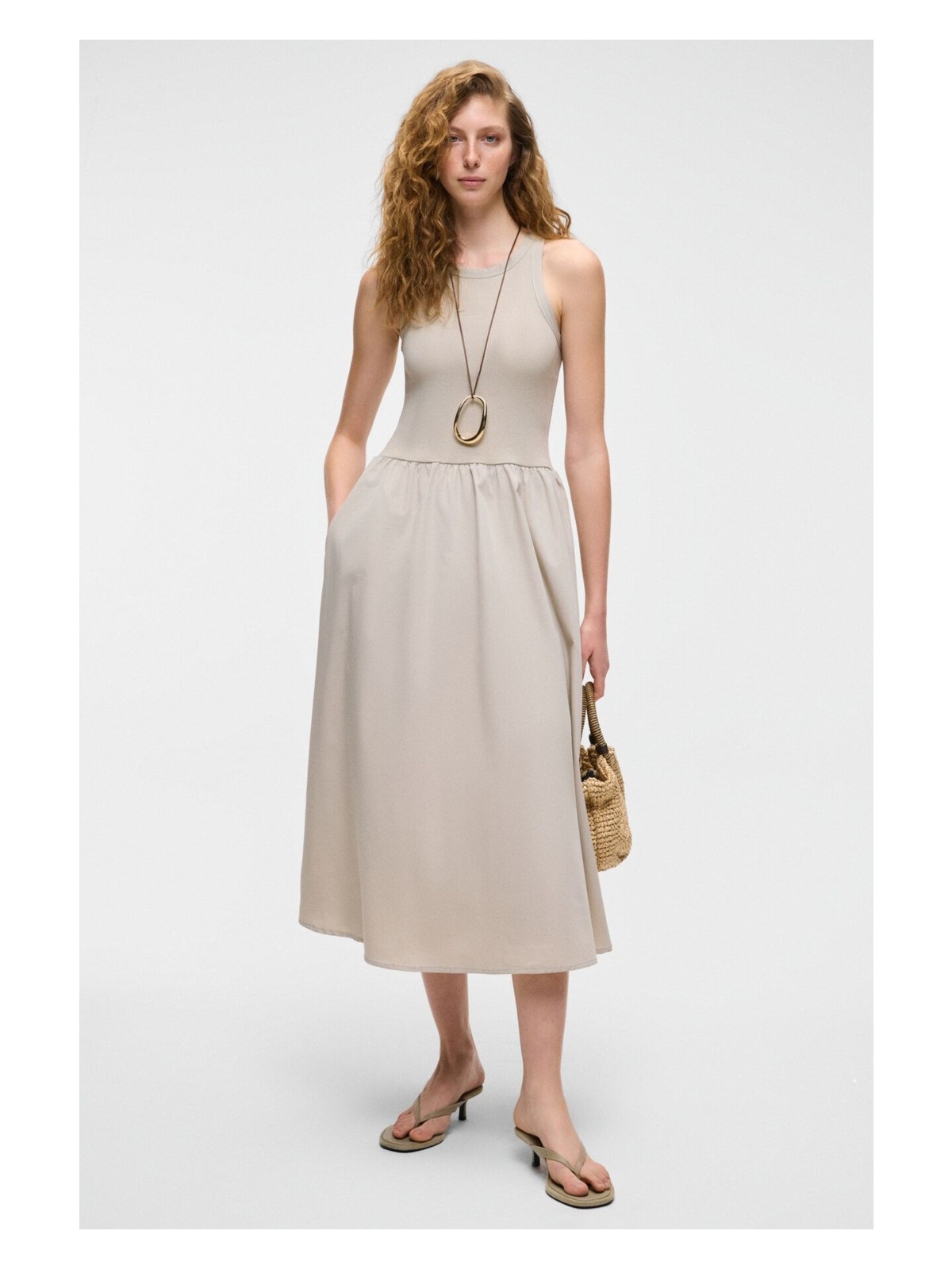 Grimelange Catala Kadın Poplin Dokuma Vücudu Saran Oyuk Yaka Sıfır Kol Beyaz Elbise - Görsel 3