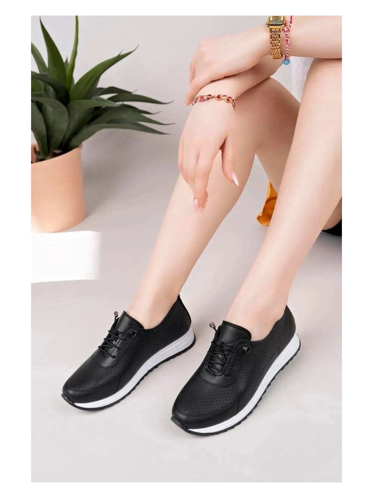 Decisivo Life Siyah Lastik Bağcıklı Ortopedik Anne Spor Ayakkabı