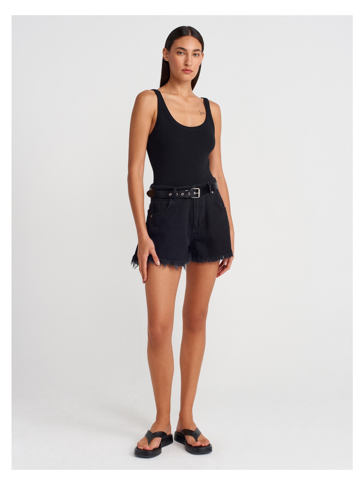 Dilvin 21053 Askılı Bodysuit Siyah Kadın Kolsuz U Yaka %95 Pamuk %5 Elastan Kalıp 36 - Görsel 3