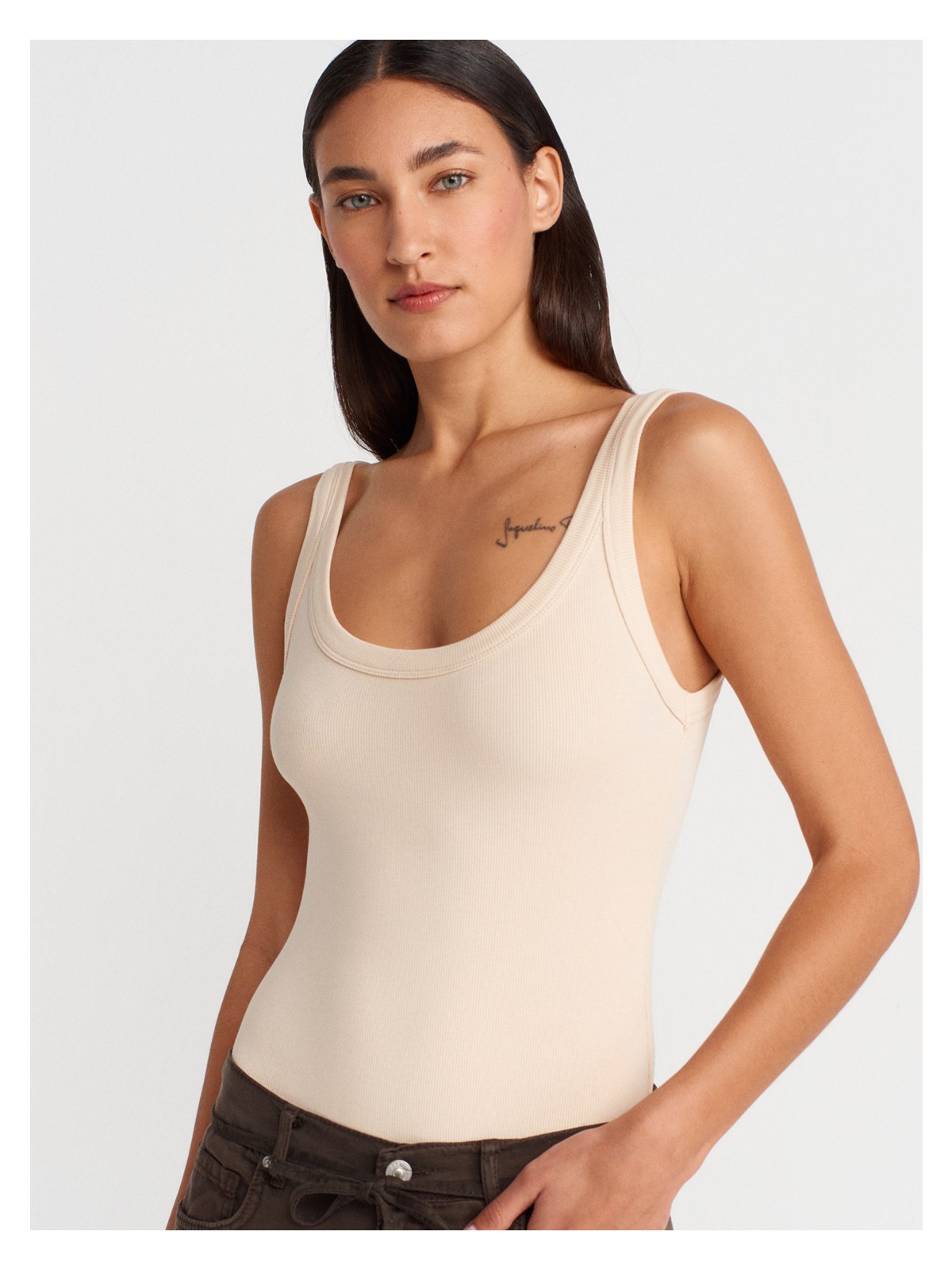 Dilvin 21053 Kadın Askılı Bodysuit Beyaz Kolsuz U Yaka %95 Pamuk Günlük Kullanım İçin - Görsel 8