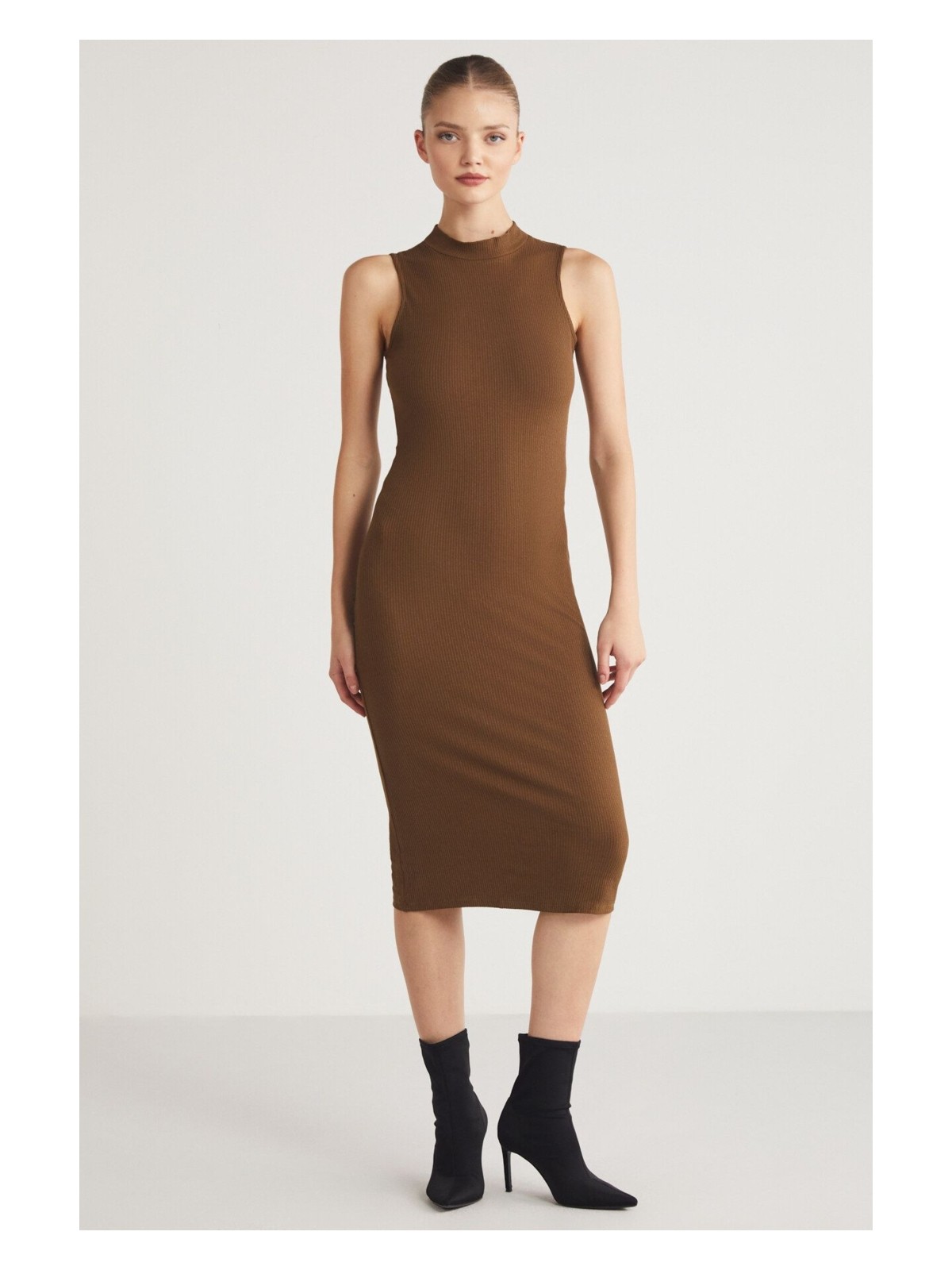 Grimelange PANNI Kadın Bisiklet Yaka Kolsuz Slim Fit Midi Kahverengi Elbise