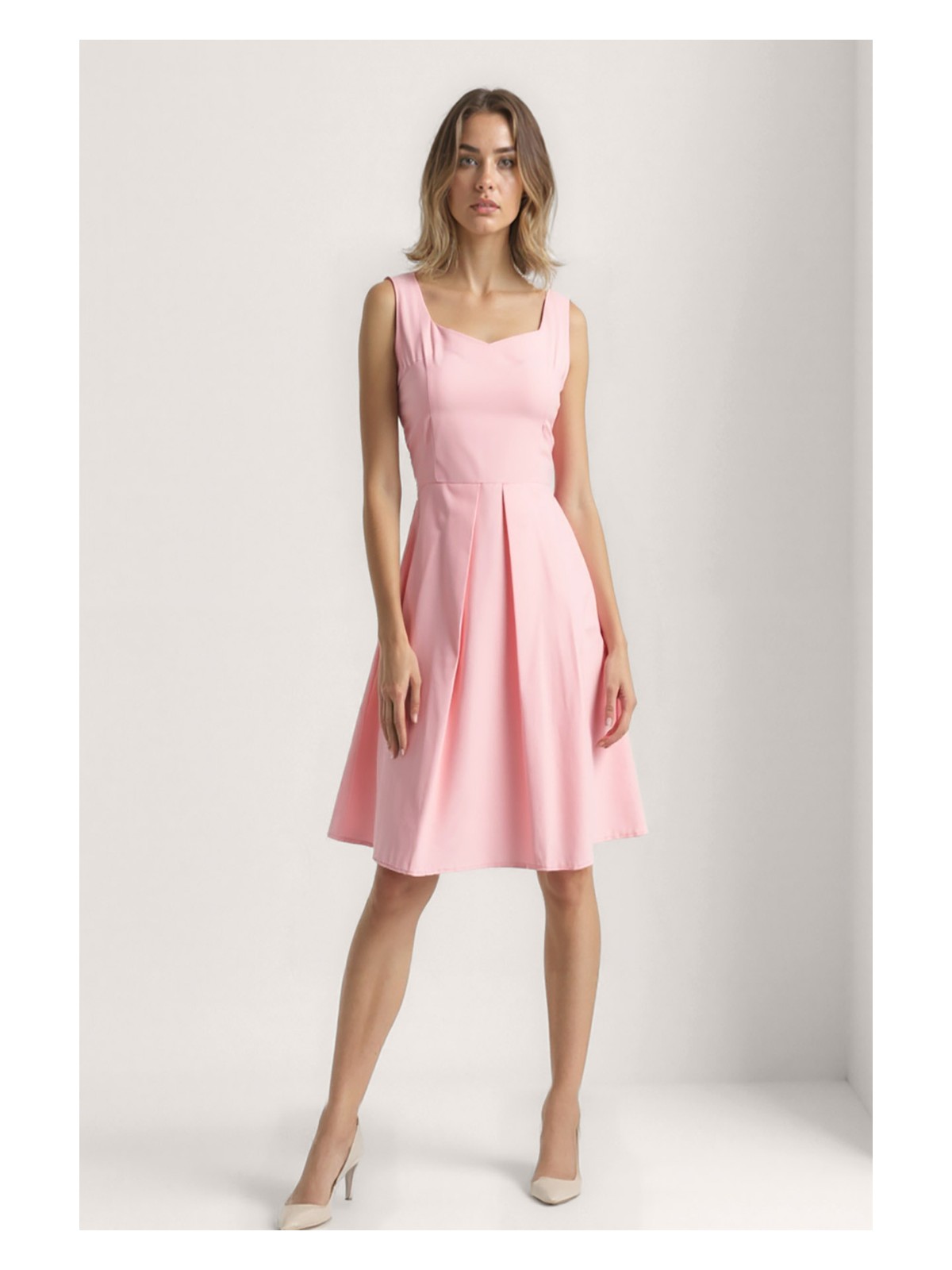 Vitrin Kalp Yaka Sıfır Kol Pileli Elbise