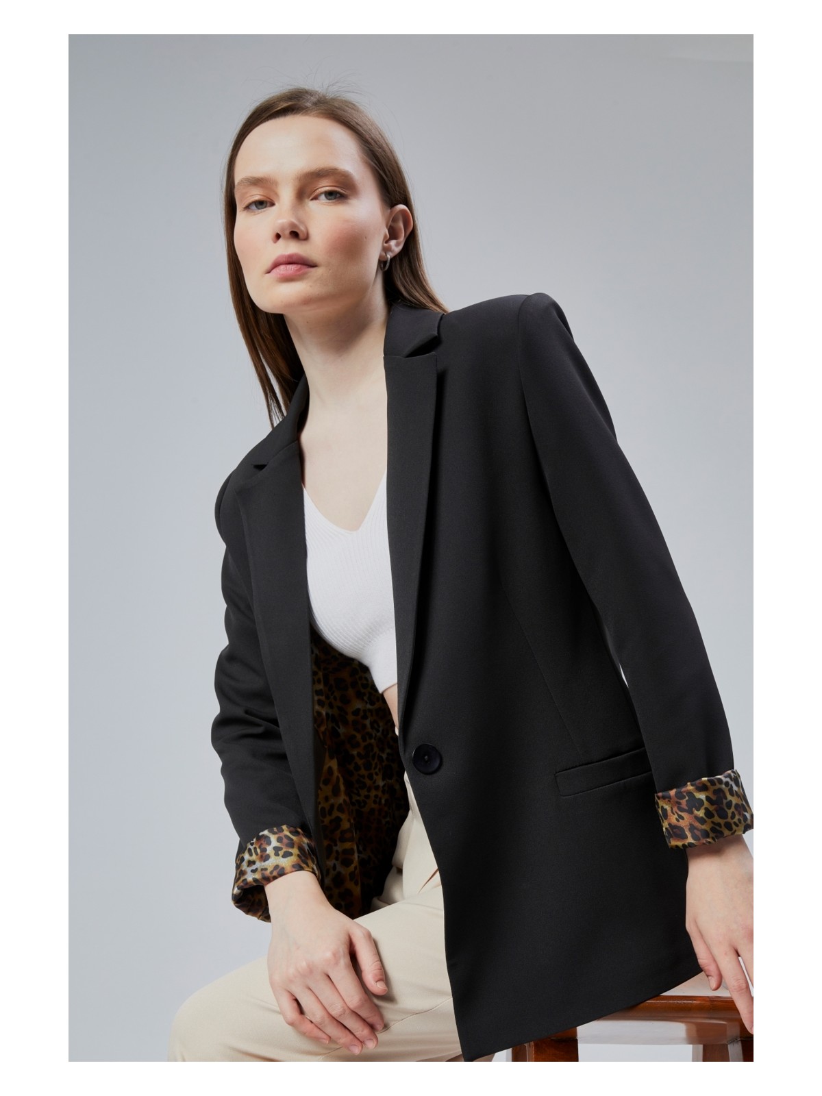 Bolivente Taş Kruvaze Yaka Kolu Katlama Detaylı Regular Vatkalı Blazer Ceket - Görsel 3