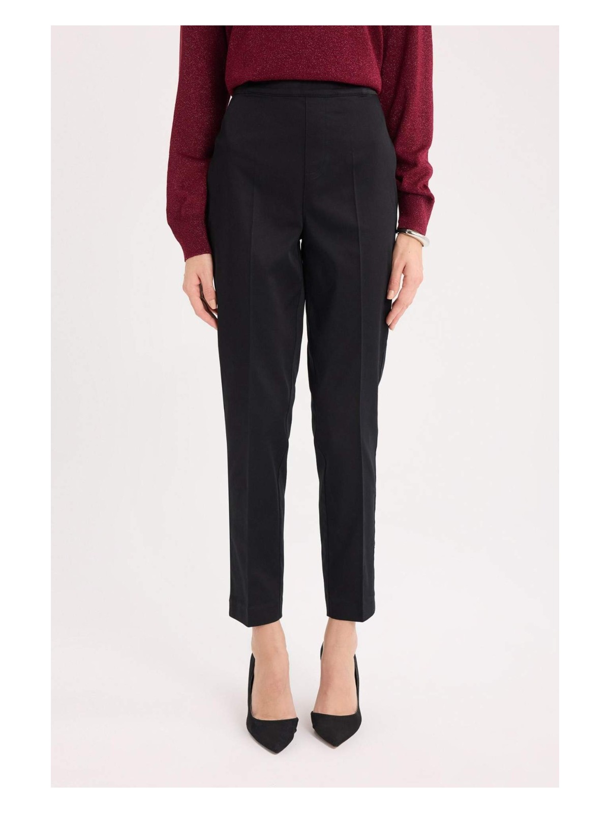 DeFacto Sigaret Saten Kumaş Pantolon Normal Bel Basic Düz Beli Lastikli Düz Paça J8743AZ25SM