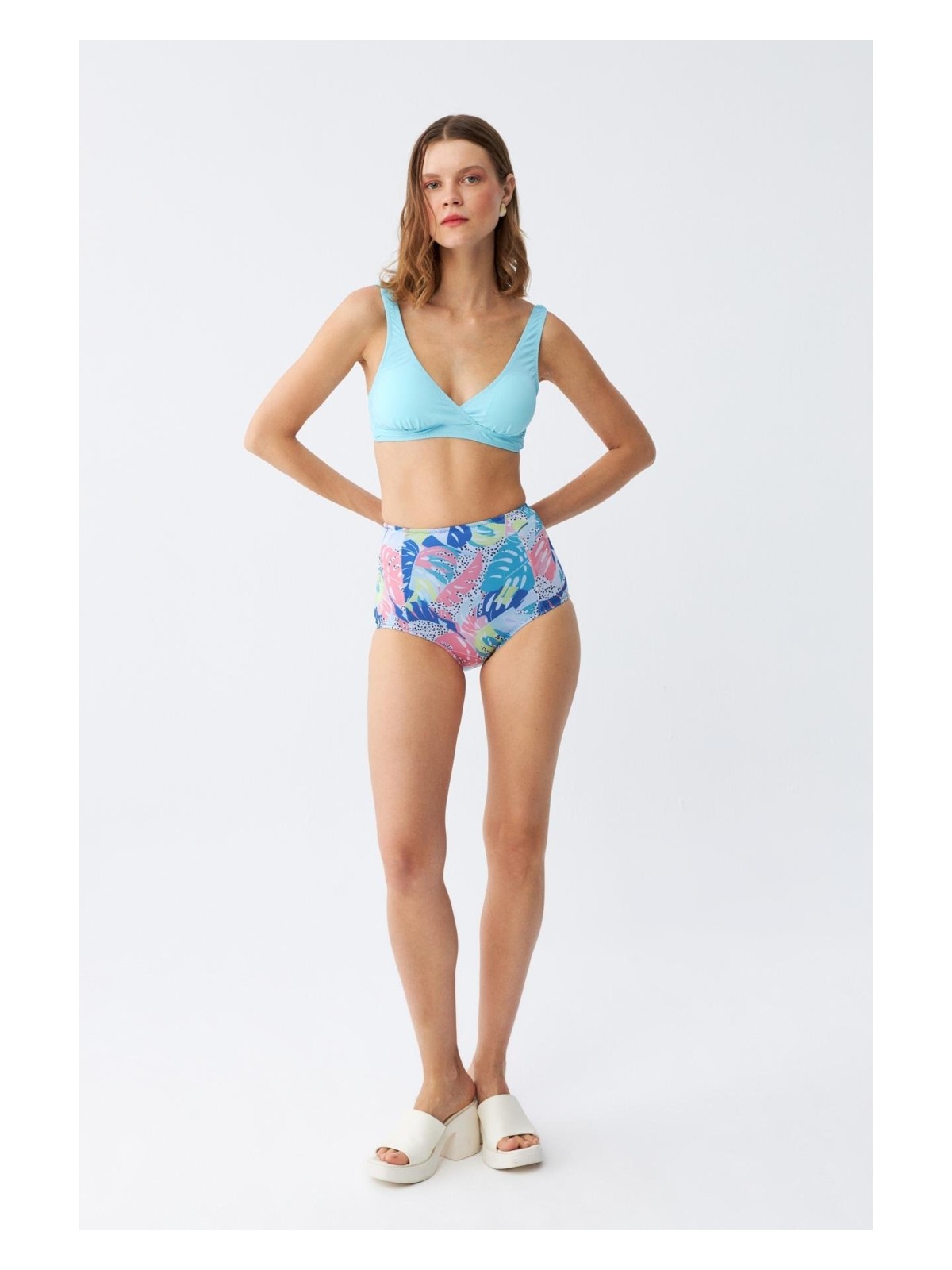 Akbeniz Kadın Pedli Üst Tropik Desenli Yüksek Bel Bikini Takımı - Buz Mavisi