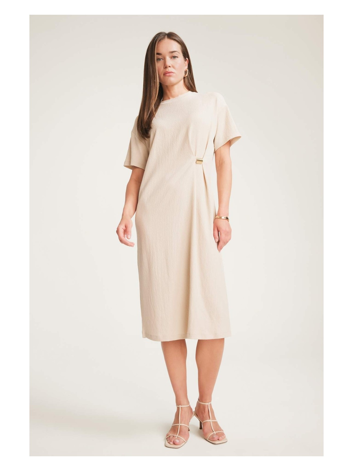 DeFacto Regular Fit Bisiklet Yaka Toka Detaylı Bürümcük Kısa Kollu Midi Yazlık Elbise E7330AX25SM