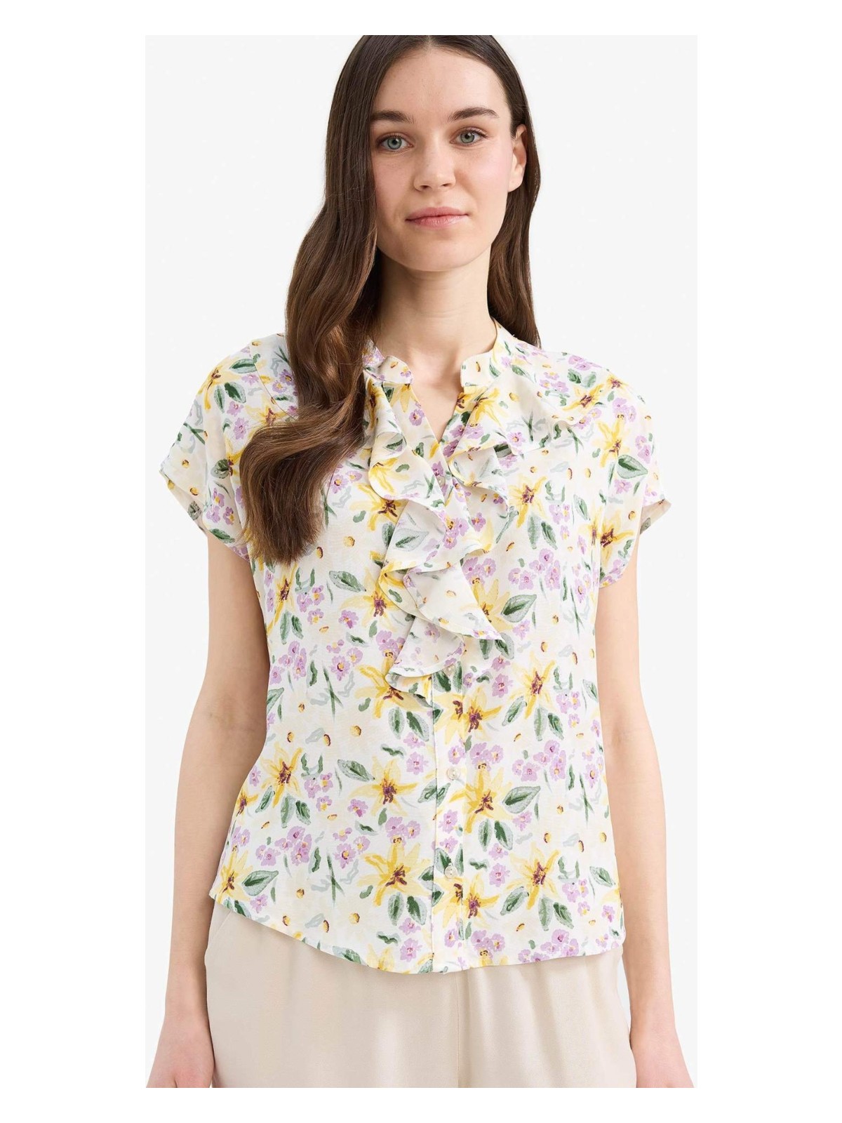 DeFacto Regular Fit Kaçık Yaka Çiçekli Kısa Kollu Bluz F0995AX25SM - Görsel 4