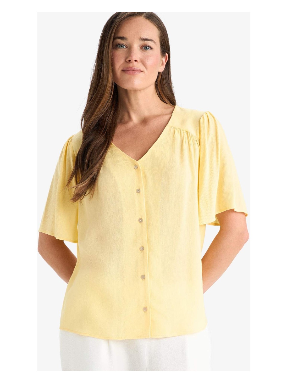 DeFacto Regular Fit V Yaka Krinkıl Viskon Kısa Kollu Gömlek F0996AX25SM - Görsel 4