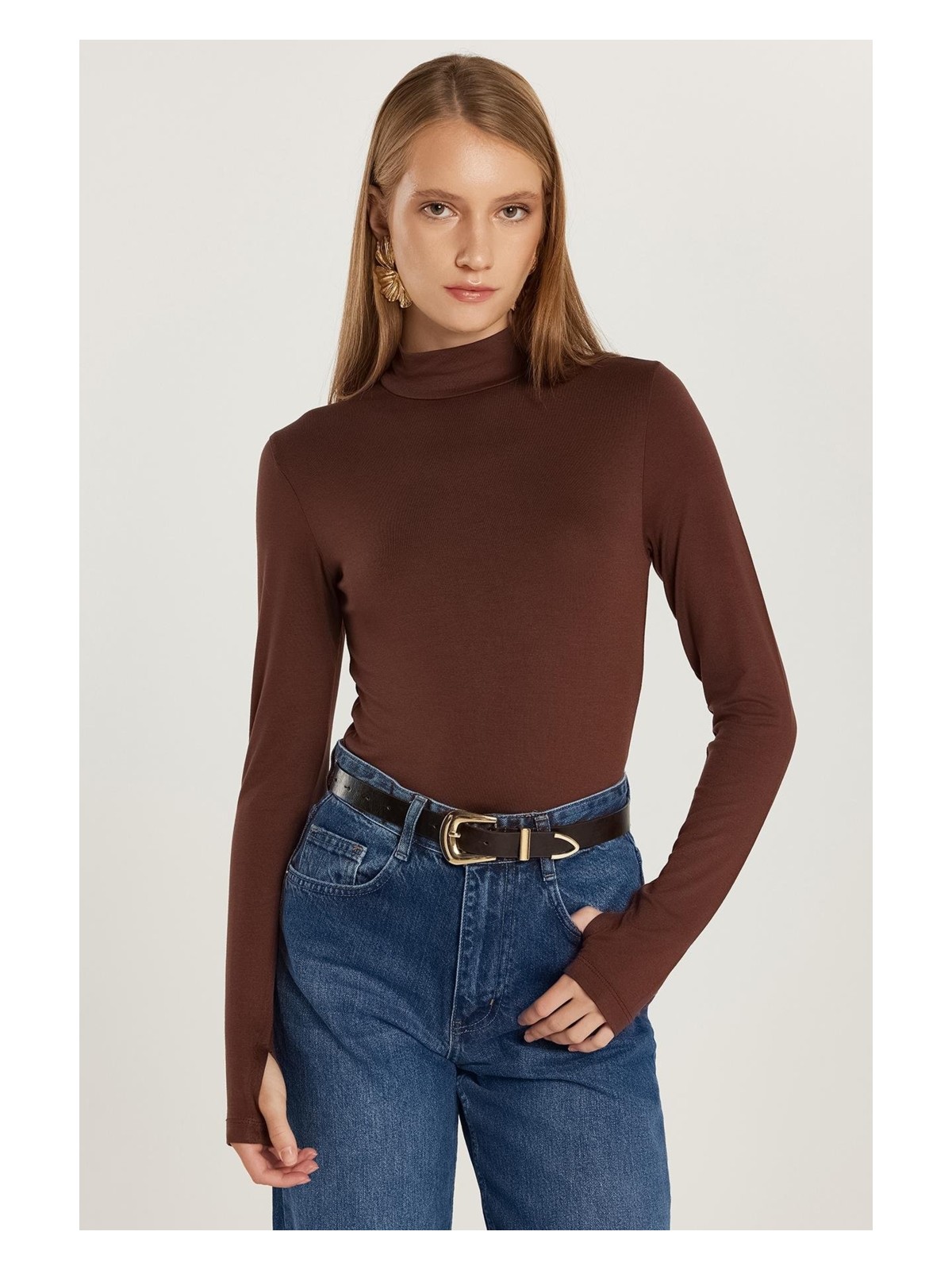 Tudors Kadın Regular Fit Klasik Kesim Viskon Kumaş Balıkçı Yaka Kahverengi Bluz