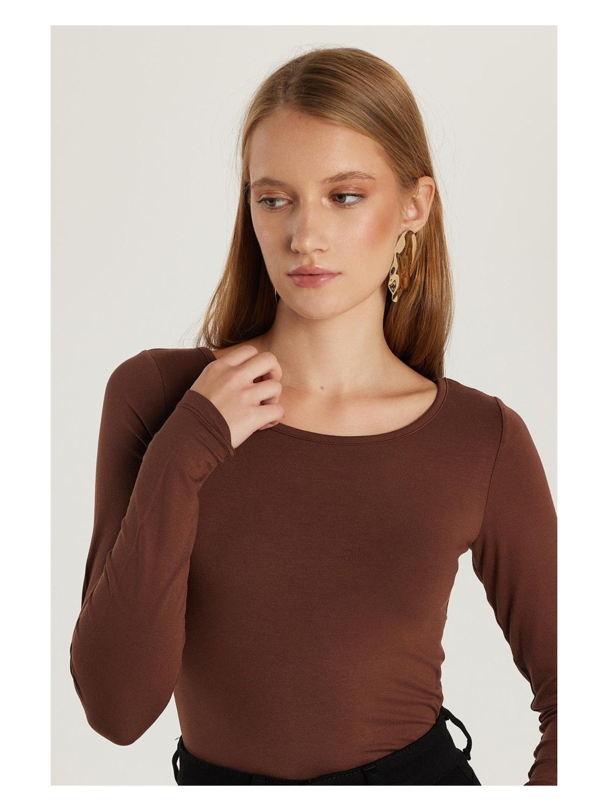Tudors Kadın Slim Fit Dar Kesim Uzun Kollu Viskon Kahverengi Bluz - Görsel 2