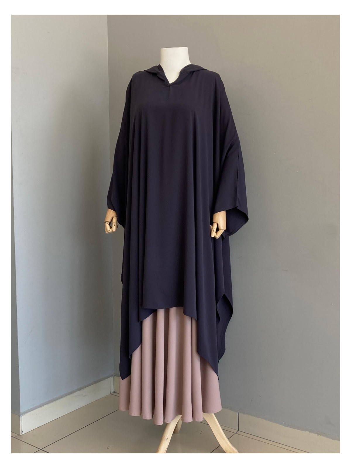 Bassell Medine Ipeği Kapüşonlu Yazlık Panço - Görsel 4