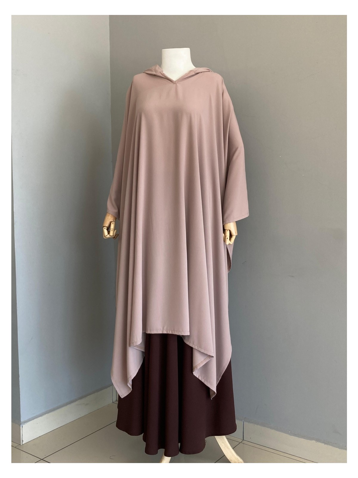 Bassell Medine Ipeği Kapüşonlu Yazlık Panço - Görsel 5