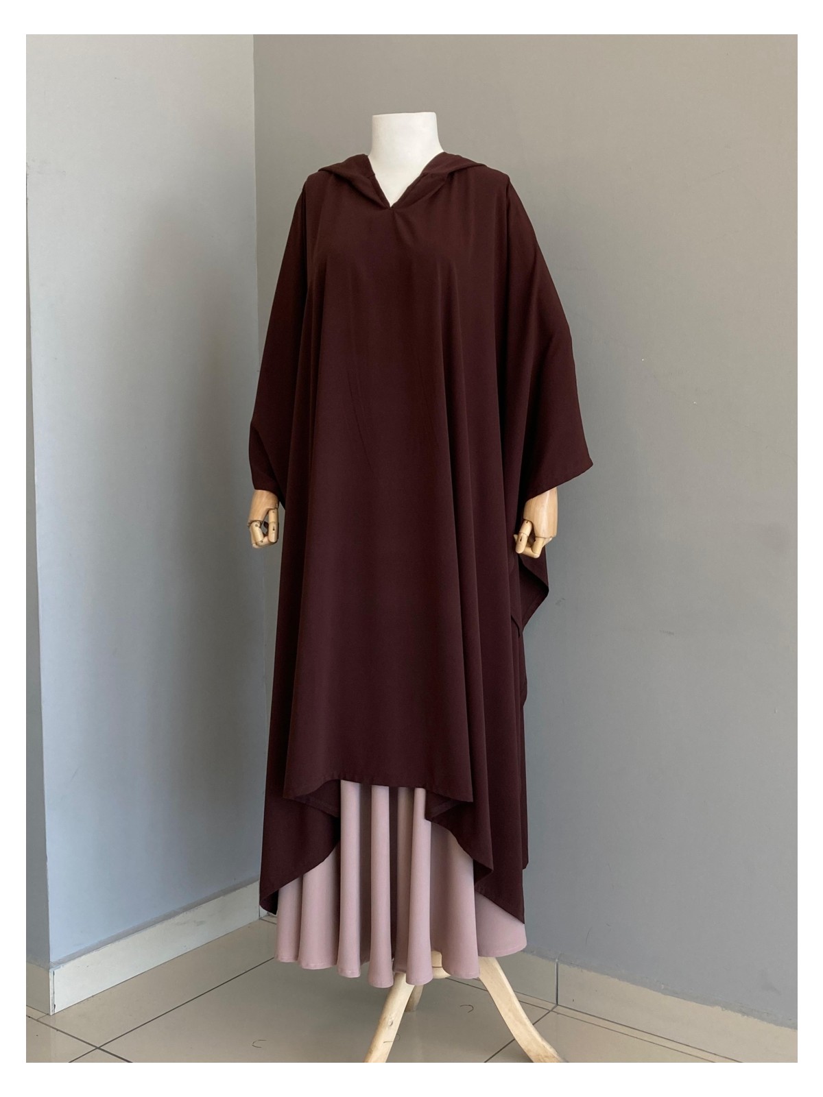 Bassell Medine Ipeği Kapüşonlu Yazlık Panço - Görsel 8