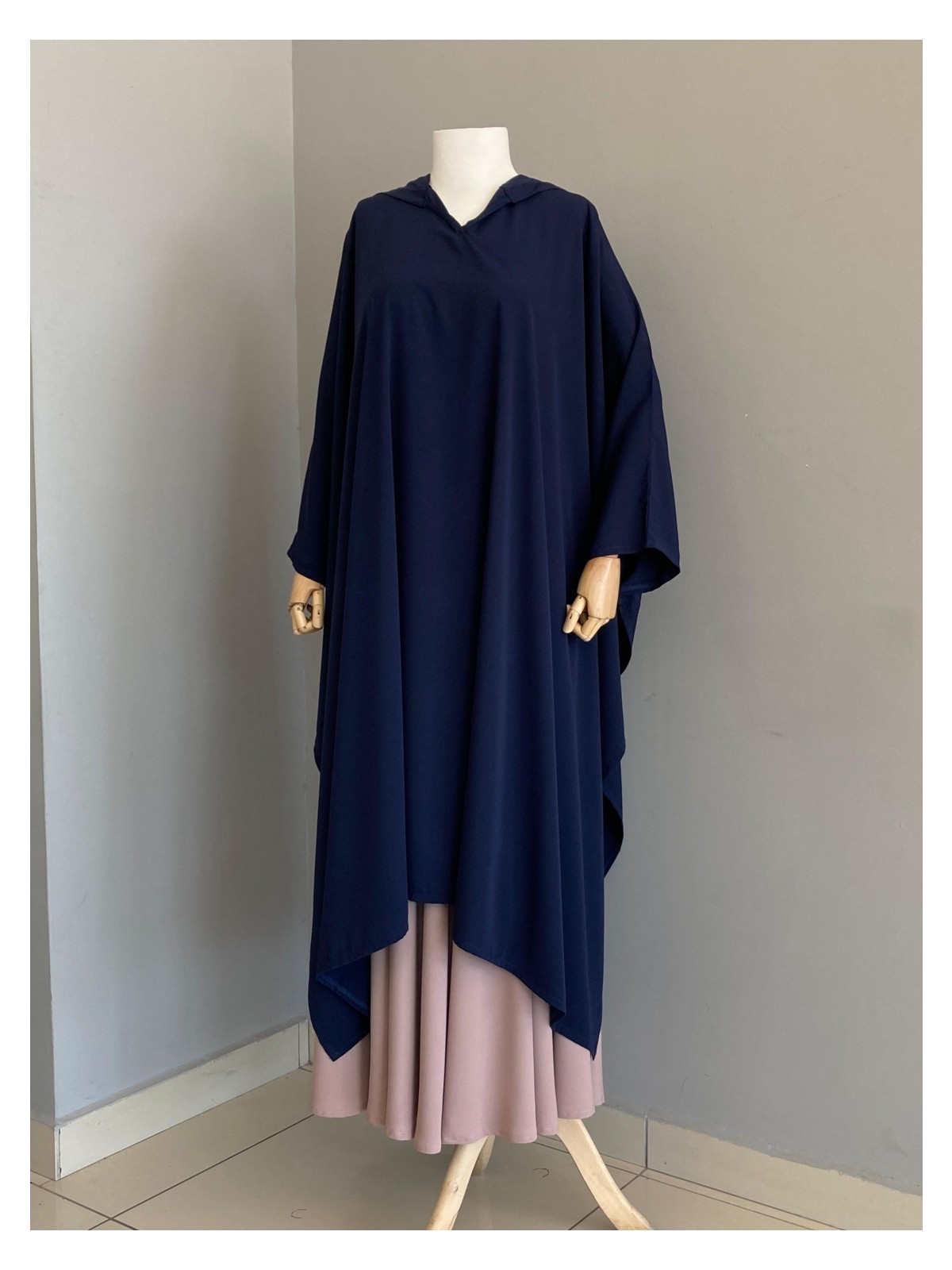 Bassell Medine Ipeği Kapüşonlu Yazlık Panço - Görsel 6