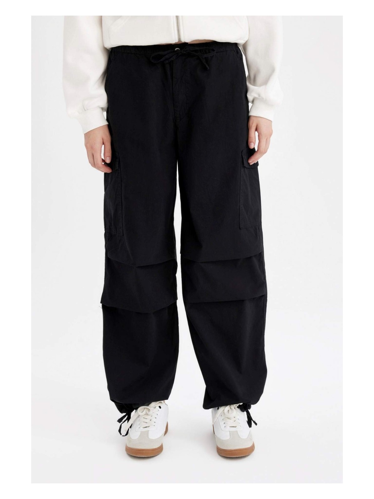 DeFacto Paraşüt Poplin Pantolon Basic Düz Cepli Beli Lastikli A6266AX24AU - Görsel 3