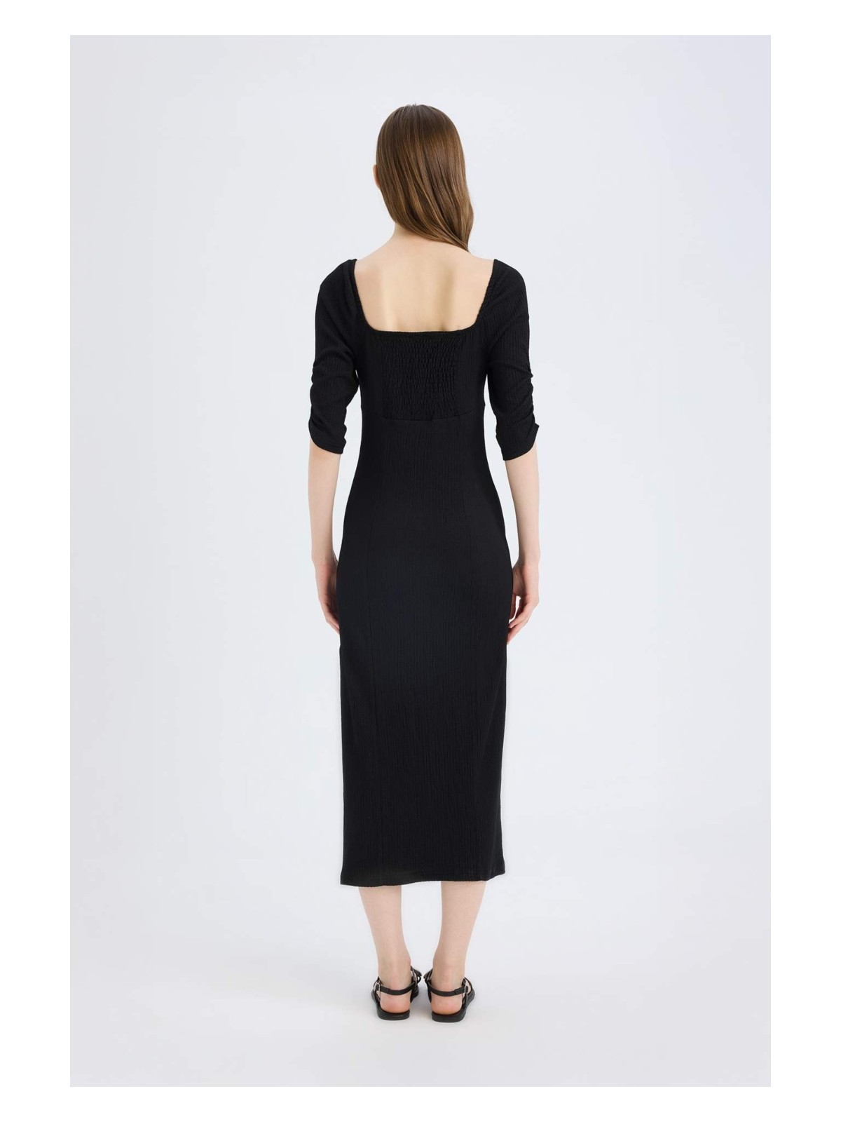 DeFacto Bodycon Vücudu Saran Kare Yaka Yırtmaçlı Basic Bürümcük Yarım Kol Siyah Midi Elbise E0885AX25SP - Görsel 6