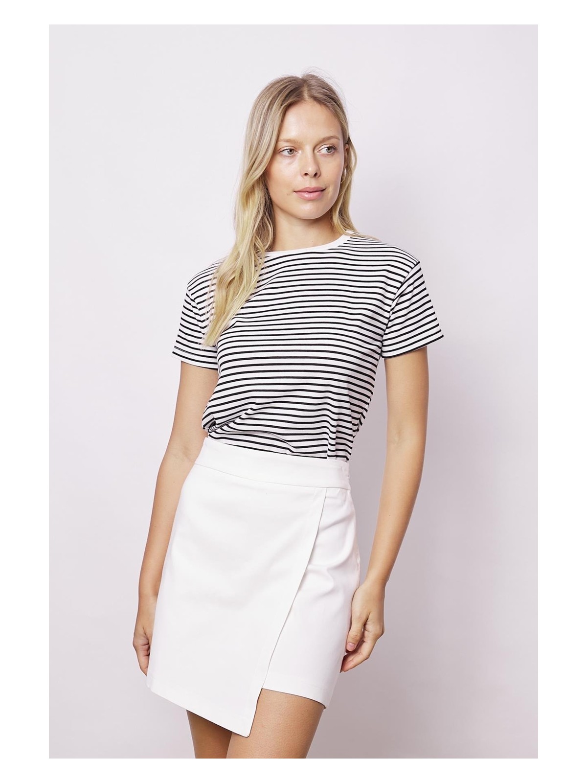 Jument Kadın Pamuklu Hafif Likralı Kalın Kumaş Yüksek Bel Ara Boy Şort Etek-Krem