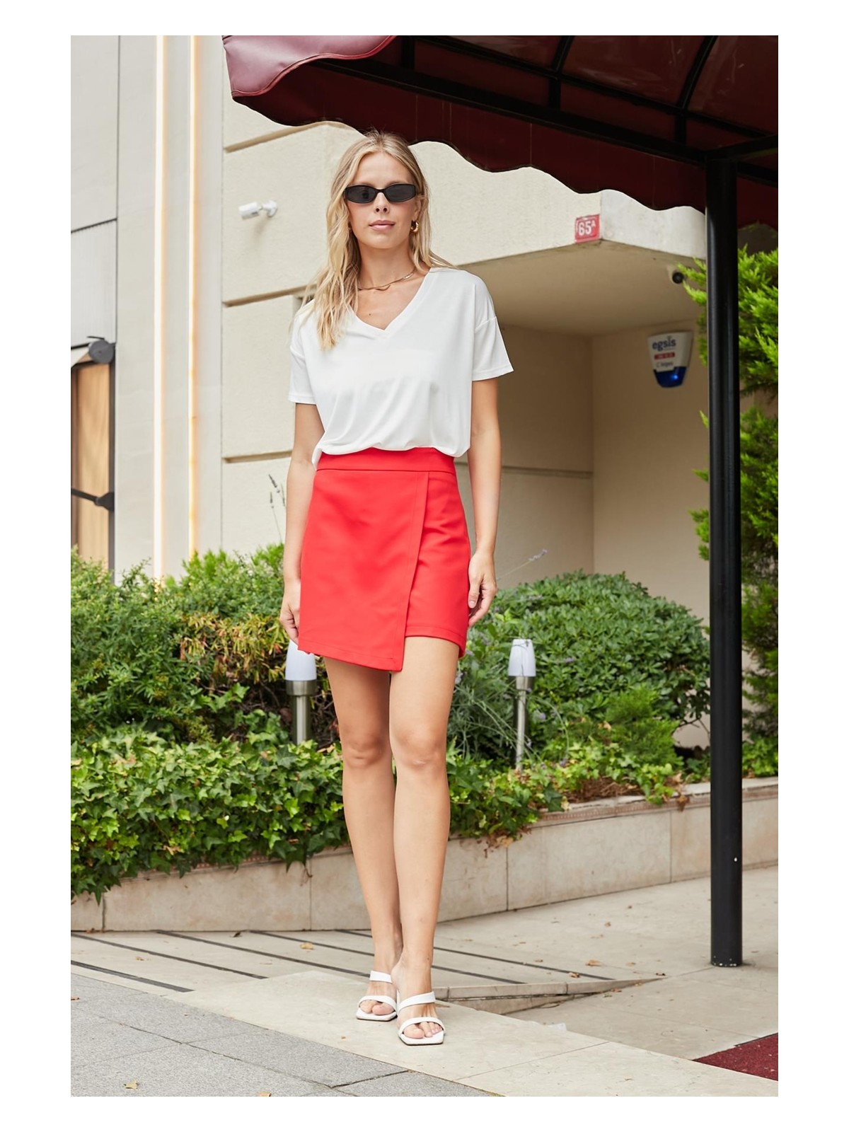 Jument Kadın Pamuklu Hafif Likralı Kalın Kumaş Yüksek Bel Ara Boy Şort Etek-Mango - Görsel 9