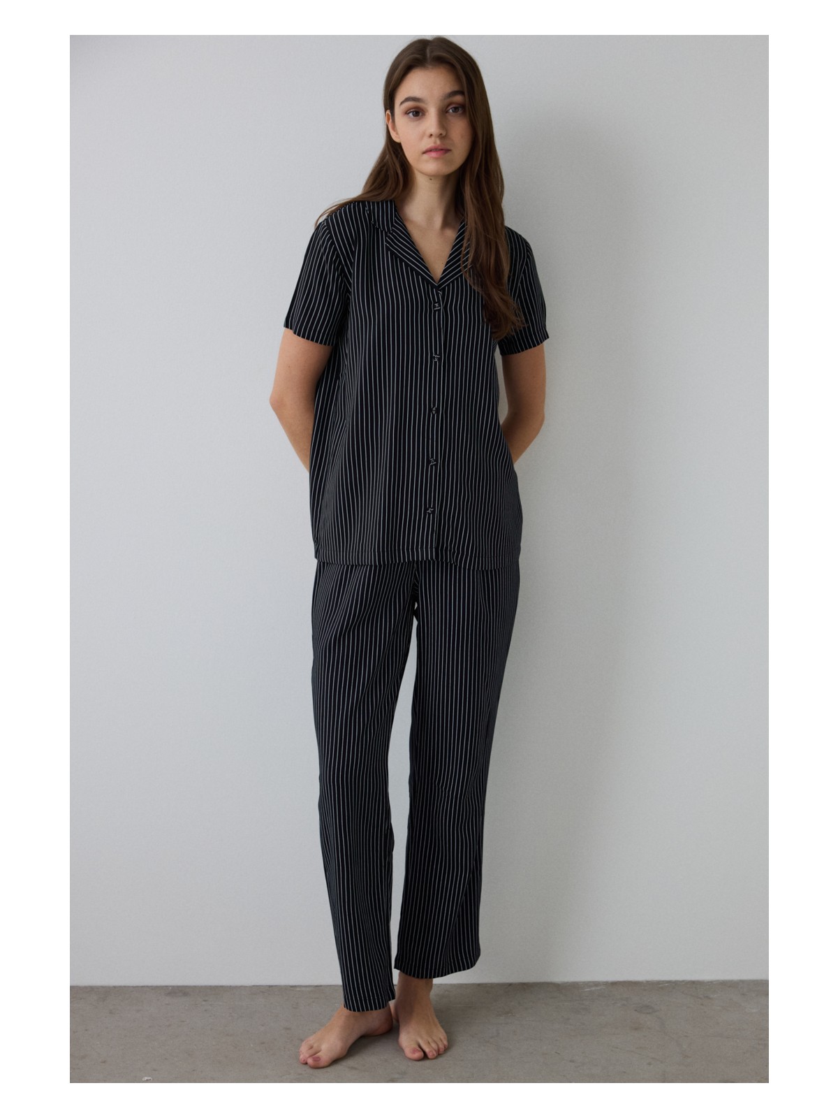 Penti Siyah Çizgili Gömlek Yaka Kısa Kollu Pijama Takımı