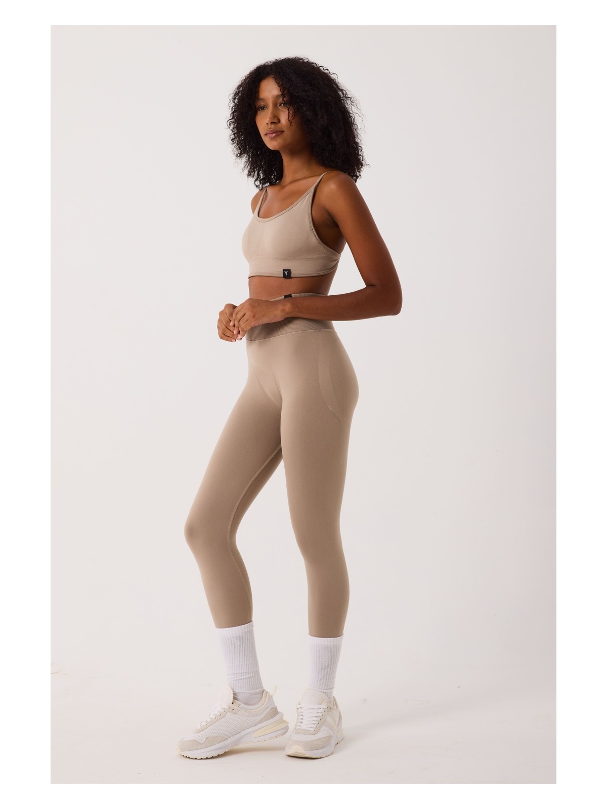 Cervus Aura Yüksek Bel Toparlayıcı Seamless Tayt Kadın Siyah Renkli Slim Fit Tasarım - Görsel 6