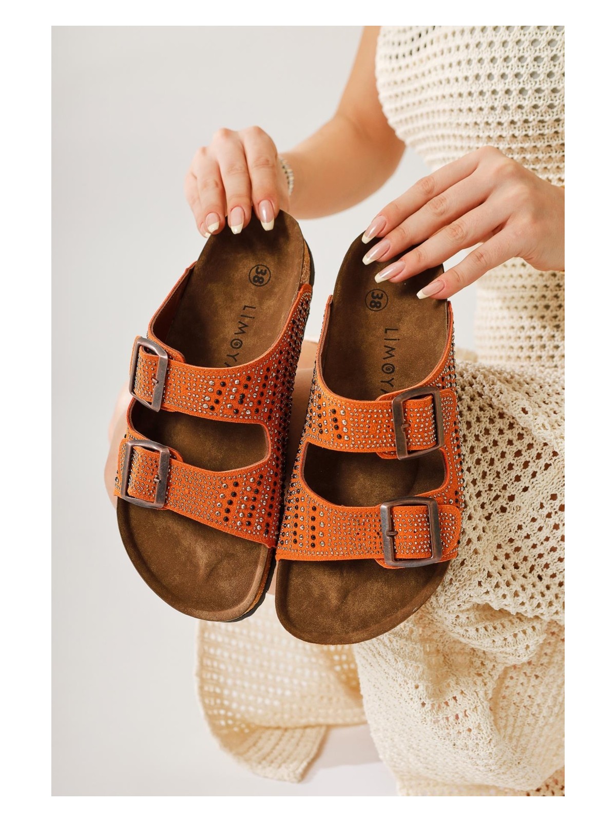 Limoya Aire Turuncu Kadın Terlik Deri Malzeme ile Şık ve Rahat Kullanım İçin Tasarlandı