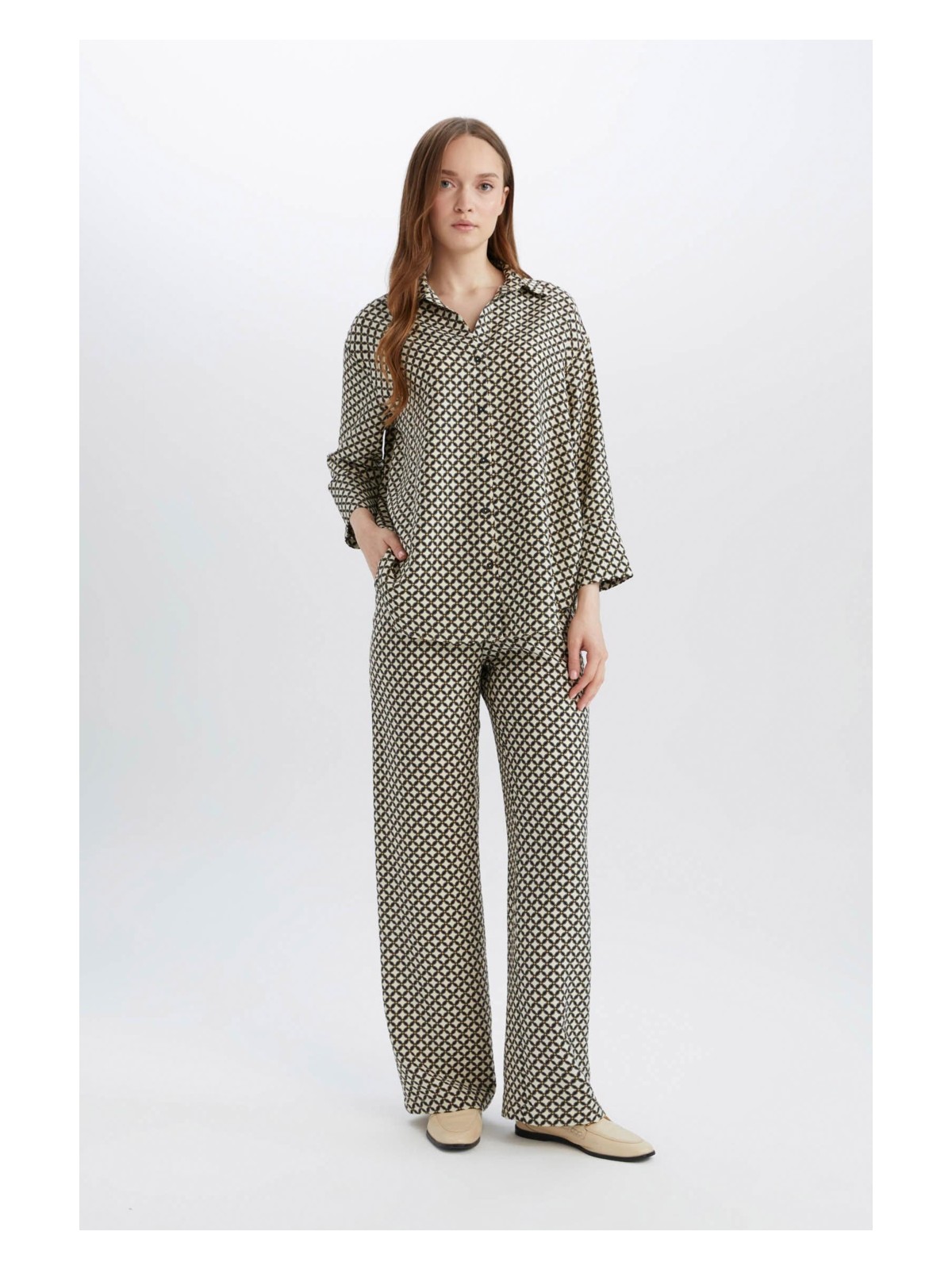 DeFacto Rahat Palazzo Pantolon Wide Leg Geniş Bol Paça Desenli Yüksek Bel C4042AX25SP - Görsel 3