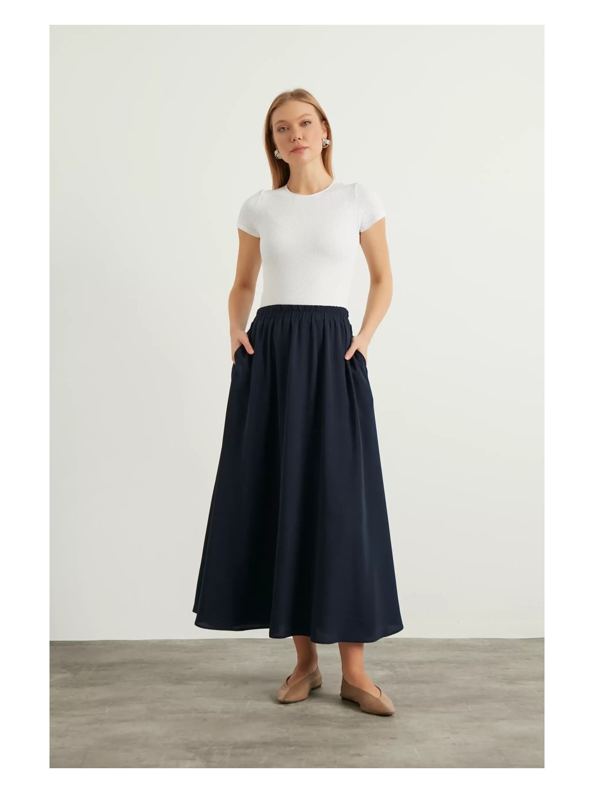 Birgül Bektaş Siyah Kloş Etek - Görsel 7