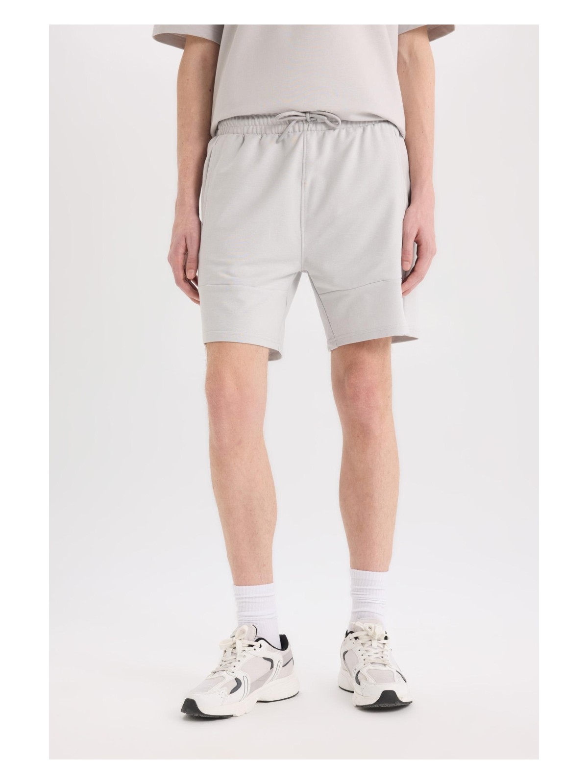 DeFacto Slim Fit Dar Kesim Dar Paça Basic Düz Şort B8674AX25SP - Görsel 5