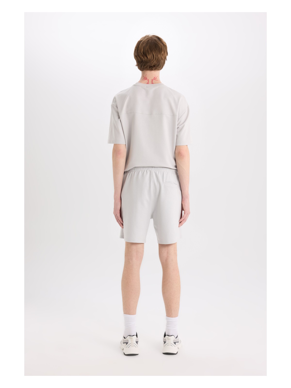 DeFacto Slim Fit Dar Kesim Dar Paça Basic Düz Şort B8674AX25SP - Görsel 7