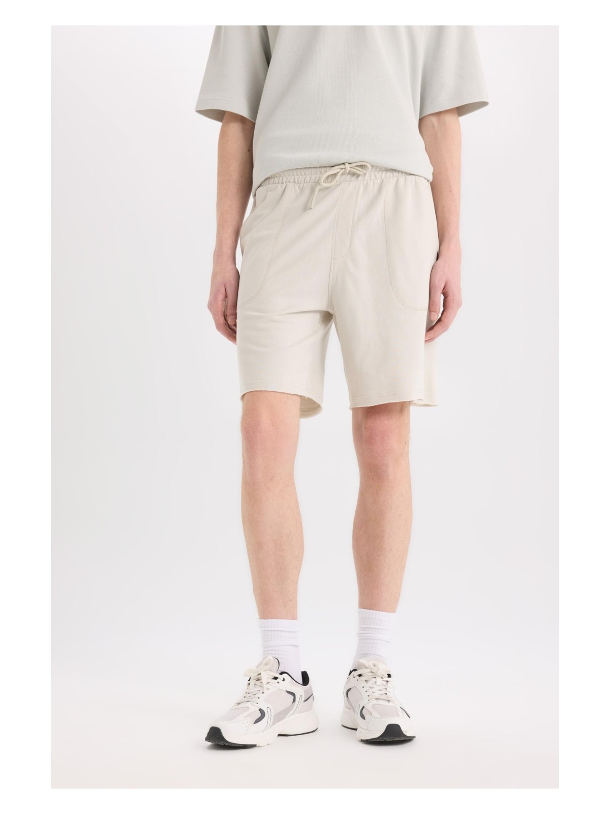 DeFacto %100 Pamuk Slim Fit Dar Kesim Dar Paça Cepli Basic Düz Şort B8673AX25SM - Görsel 5