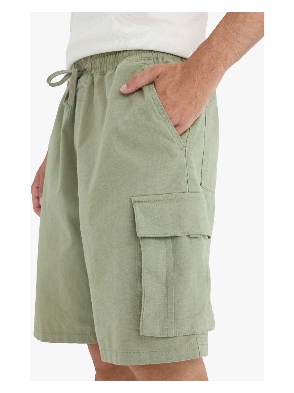 DeFacto Kargo Fit Gabardin Bermuda Şort C5400AX25SM - Görsel 5