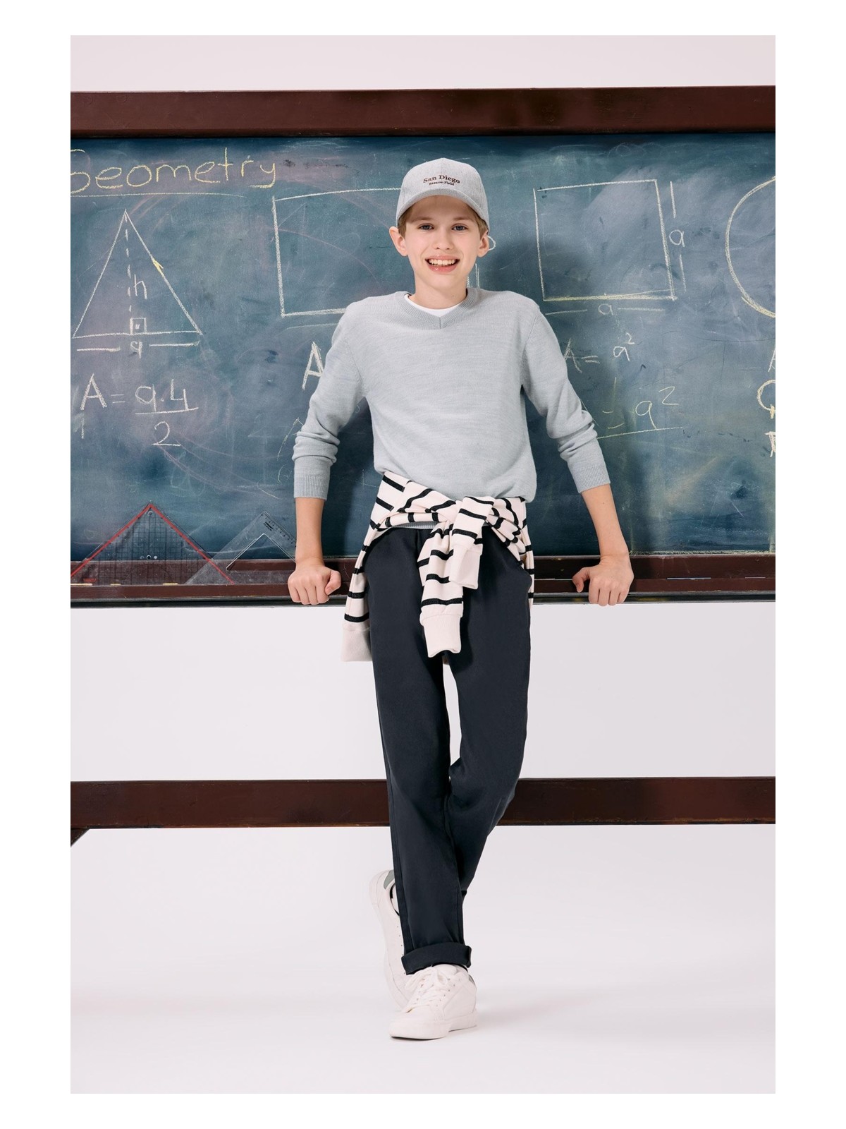 DeFacto Düz Paça Gabardin Okul Pantolonu Erkek Çocuk U3254A625AU - Görsel 4